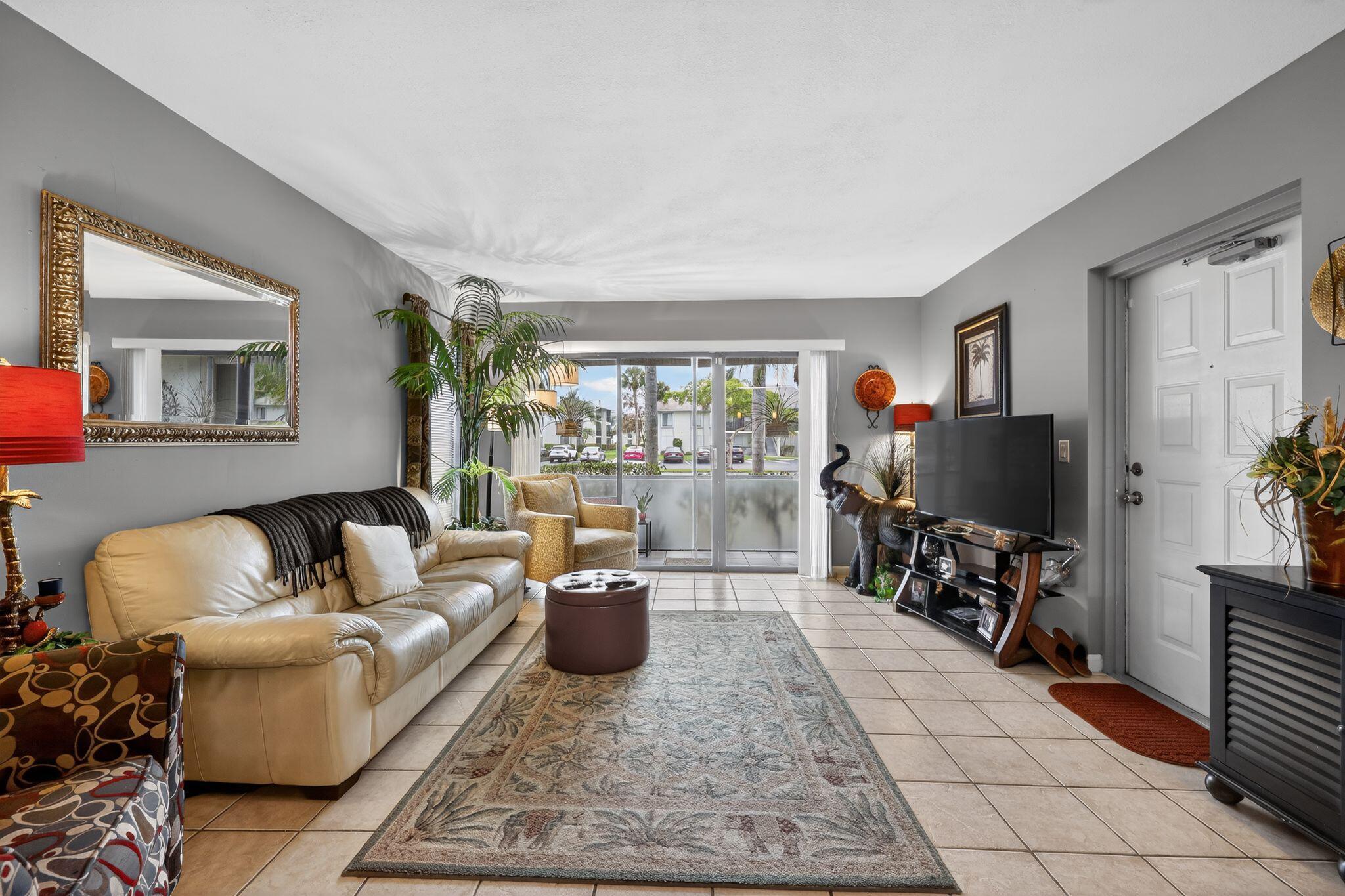 1013 Green Pine Boulevard D1, West Palm Beach, FL 33409, West Palm Beach - Photo 4