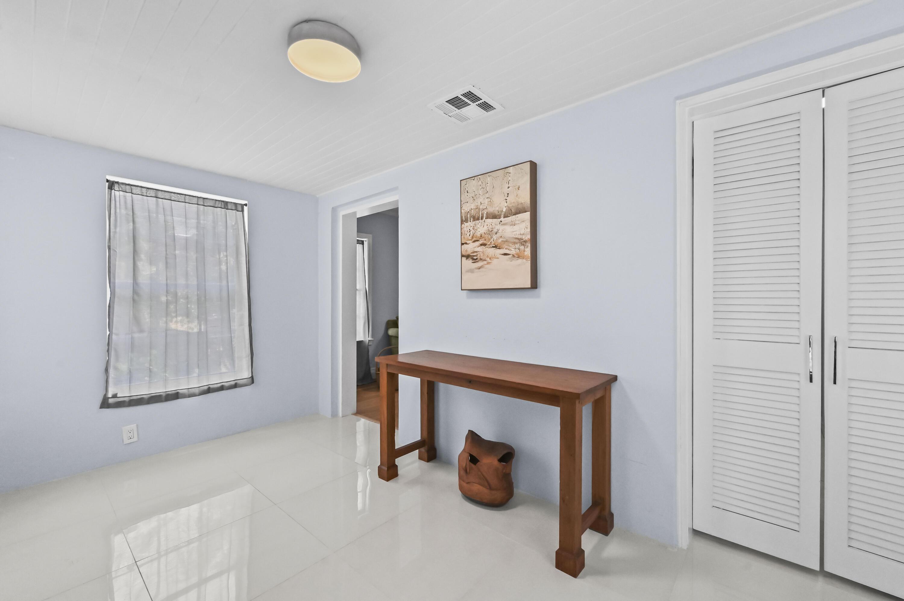 604 Ardmore Road, West Palm Beach, FL 33401, West Palm Beach - Photo 2