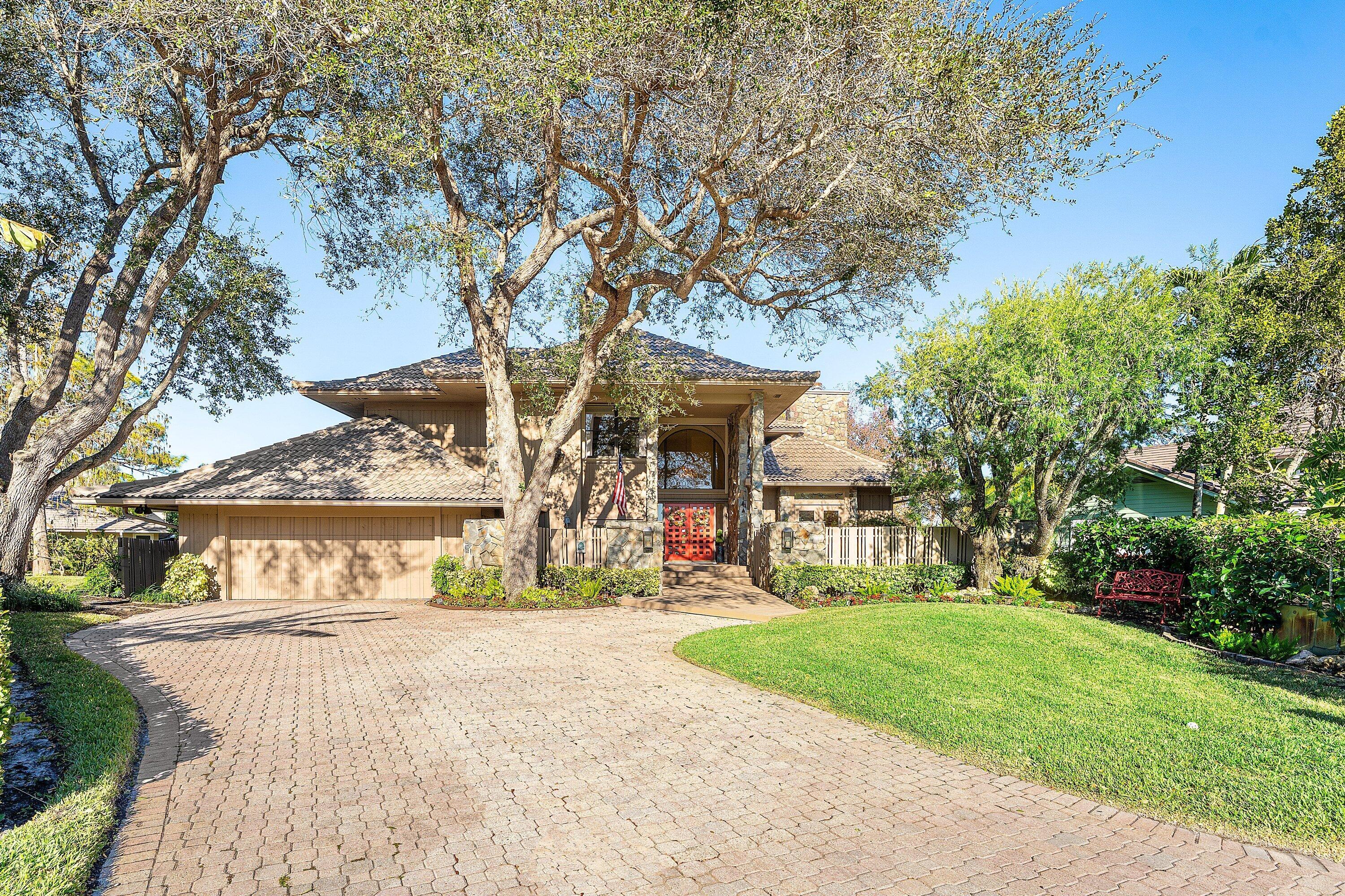 4 Sutherland Court, Palm Beach Gardens, FL 33418, Palm Beach Gardens