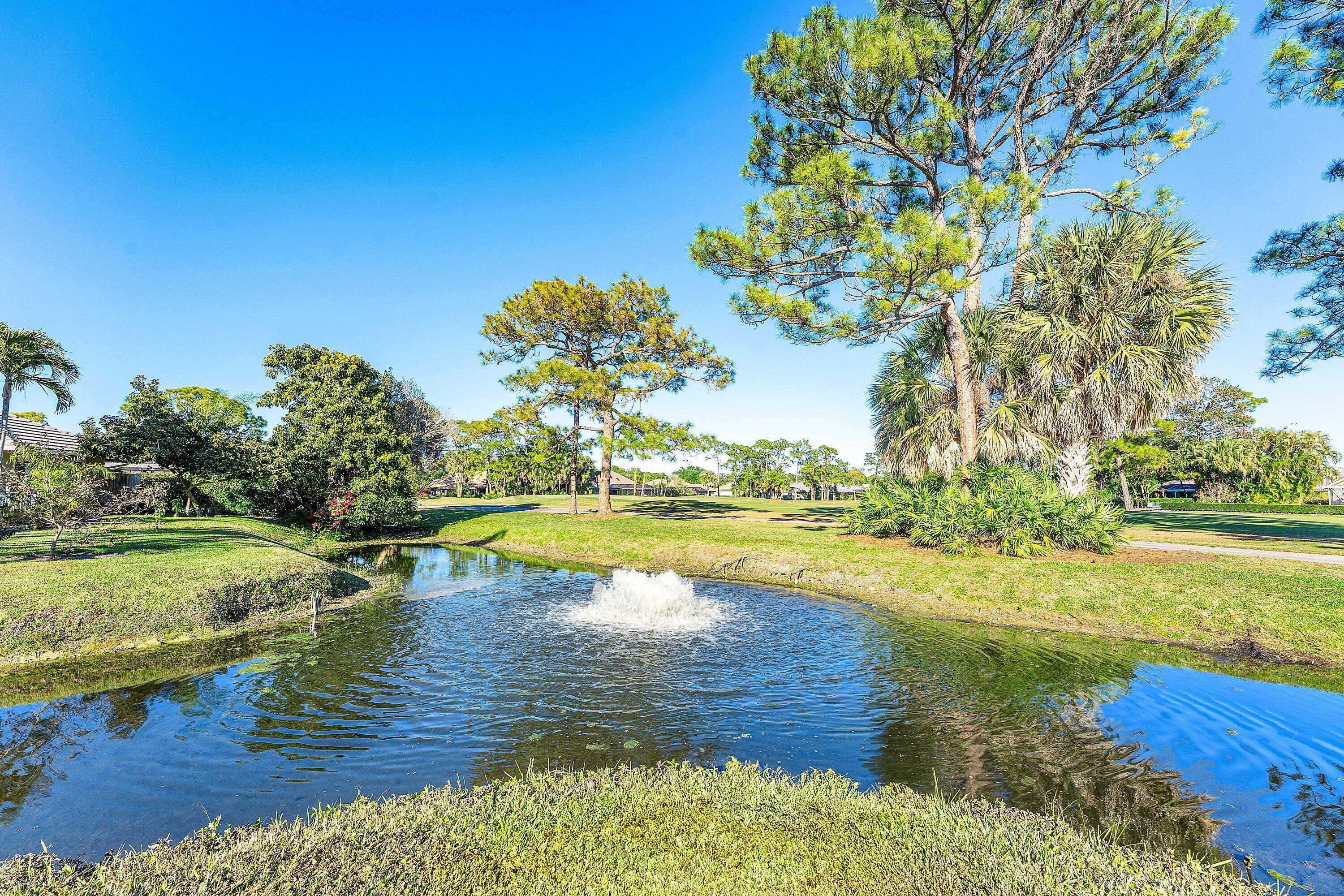 4 Sutherland Court, Palm Beach Gardens, FL 33418, Palm Beach Gardens - Photo 2