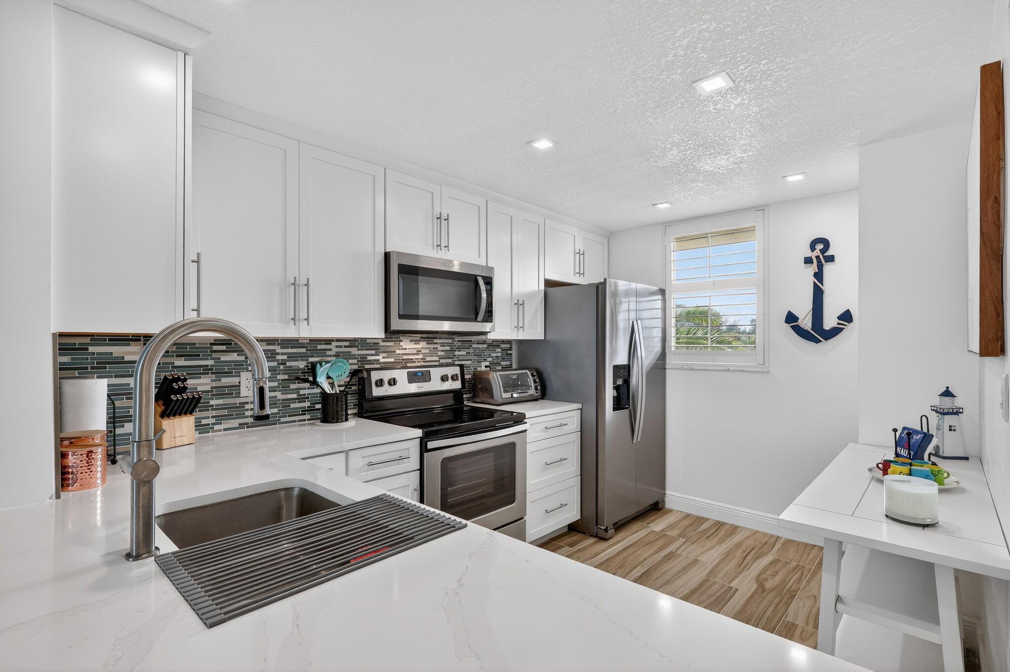 9940 S Ocean Drive 202, Jensen Beach, FL 34957, Jensen Beach - Photo 2