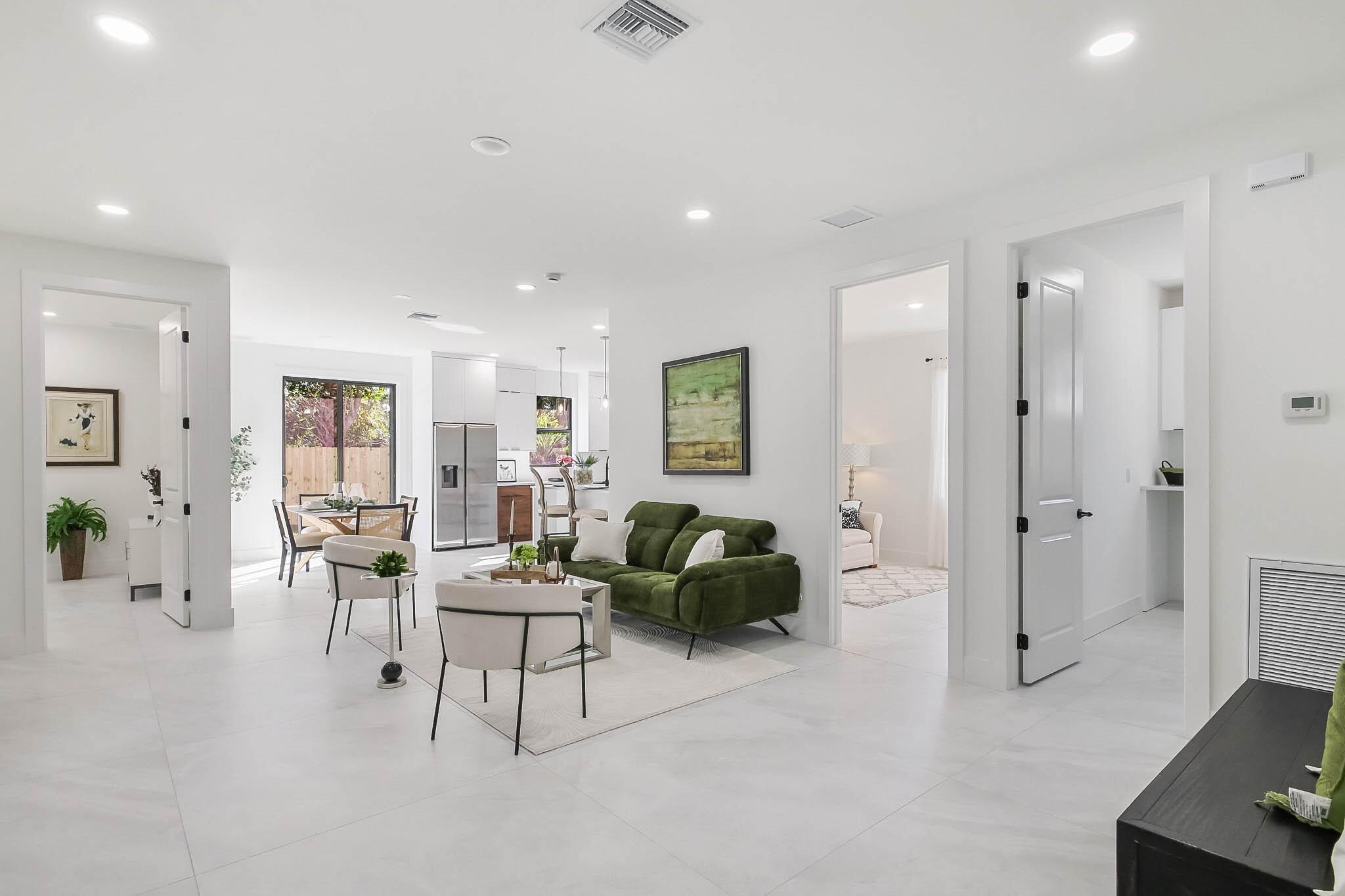 4720 Pine Cone Lane, West Palm Beach, FL 33417, West Palm Beach - Photo 3