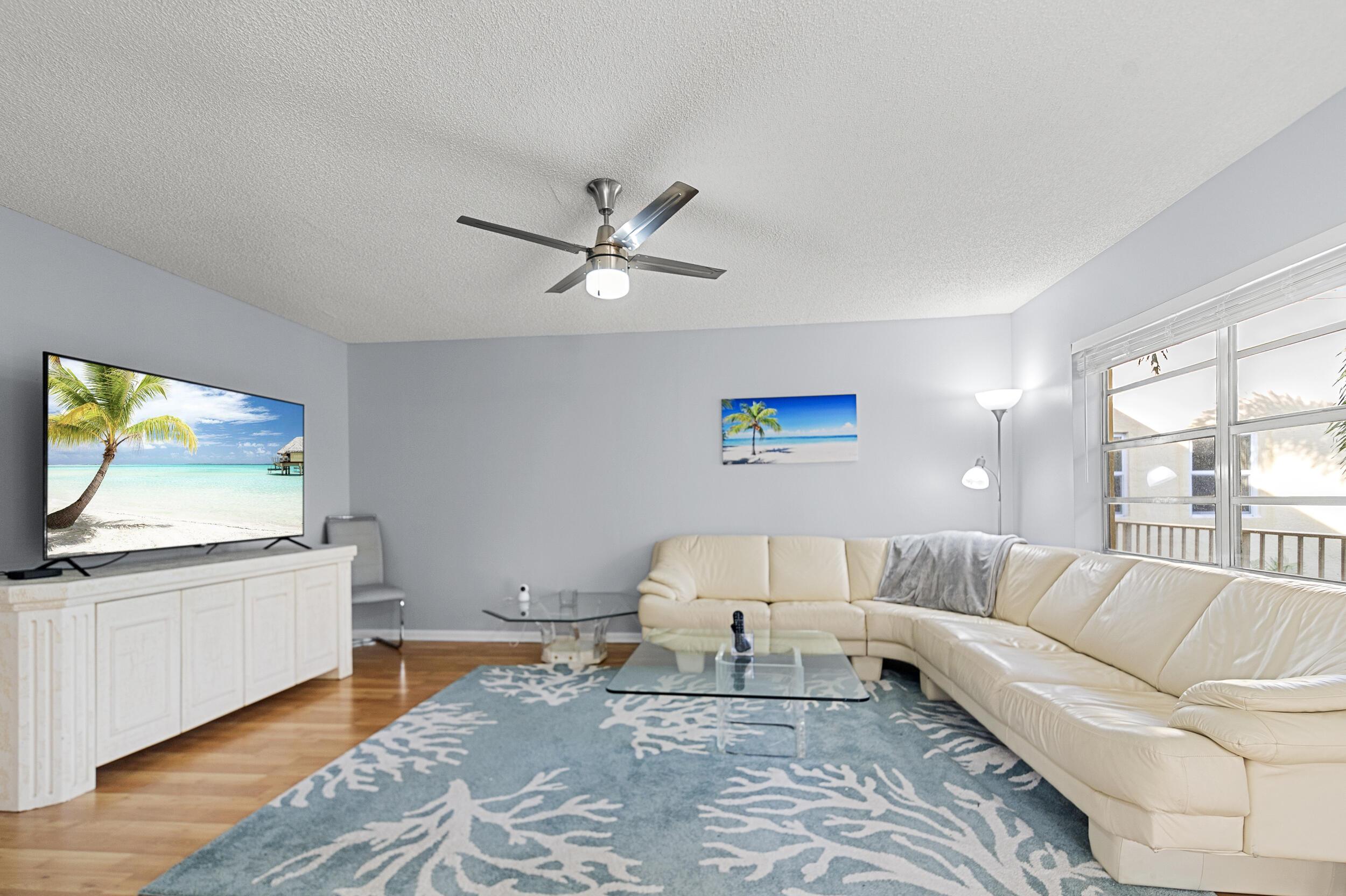 605 Flanders M, Delray Beach, FL 33484, Delray Beach - Photo 3