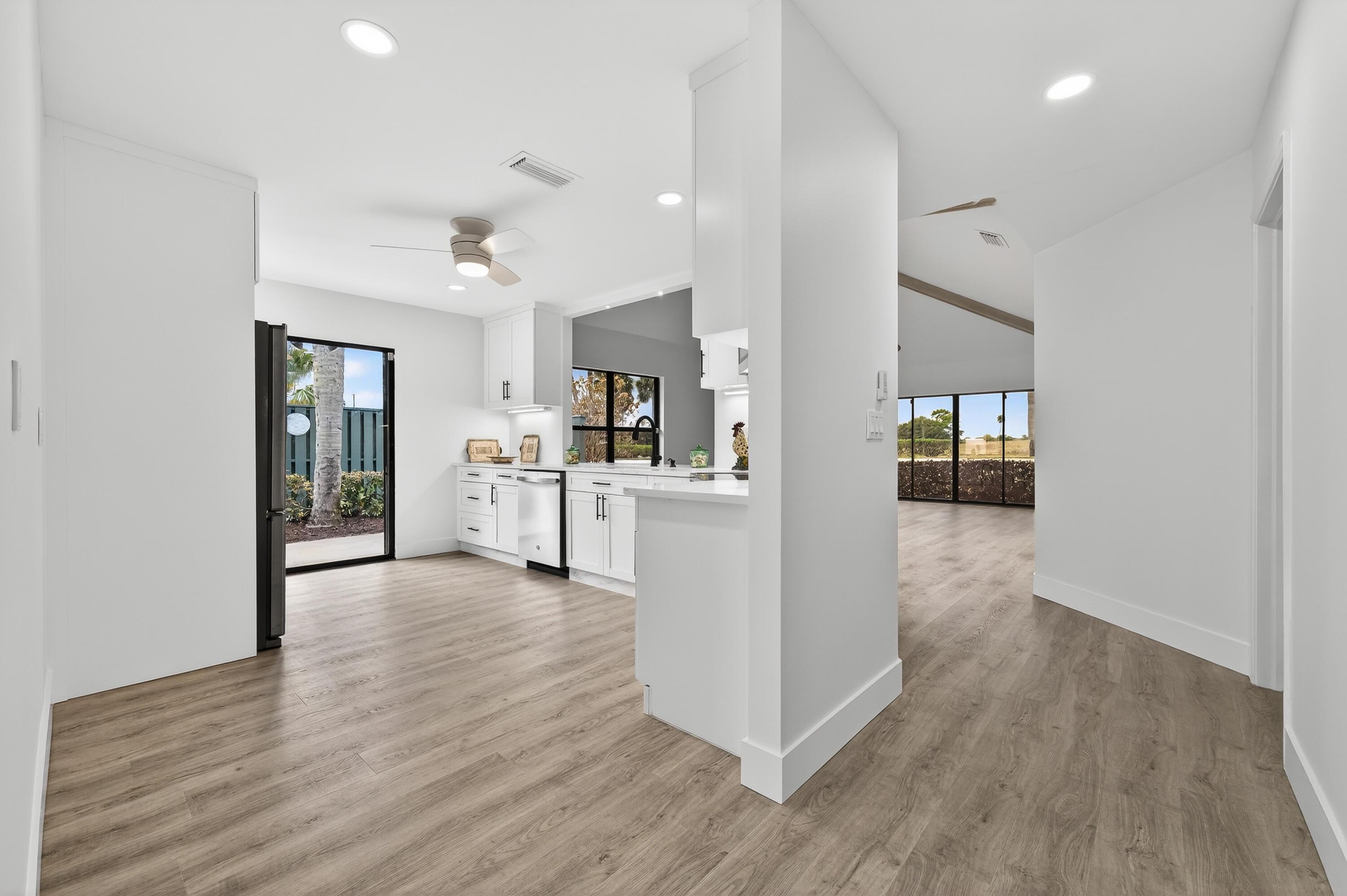 6893 SE Bunker Hill Drive, Hobe Sound, FL 33455, Hobe Sound - Photo 5