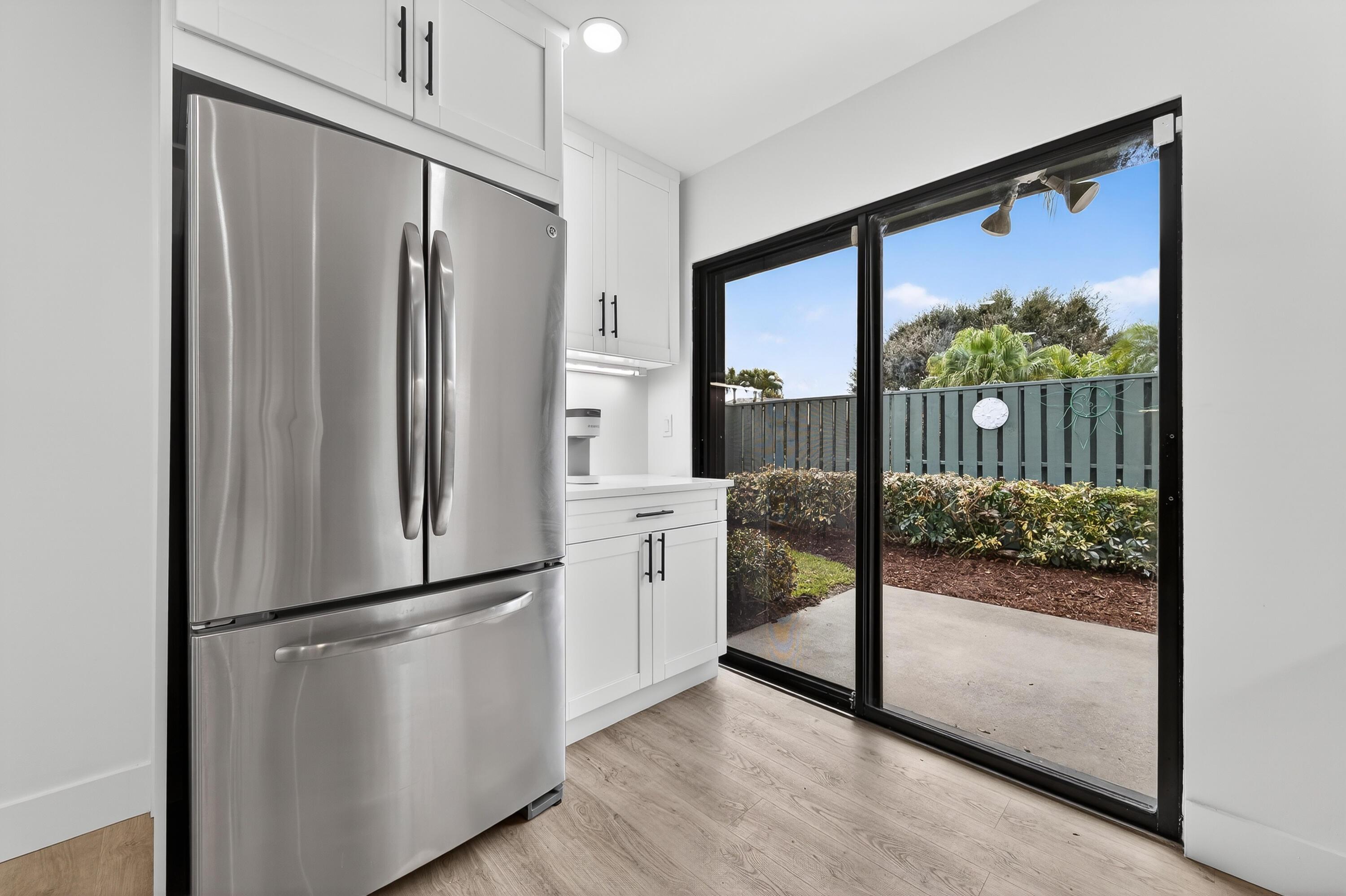 6893 SE Bunker Hill Drive, Hobe Sound, FL 33455, Hobe Sound - Photo 3