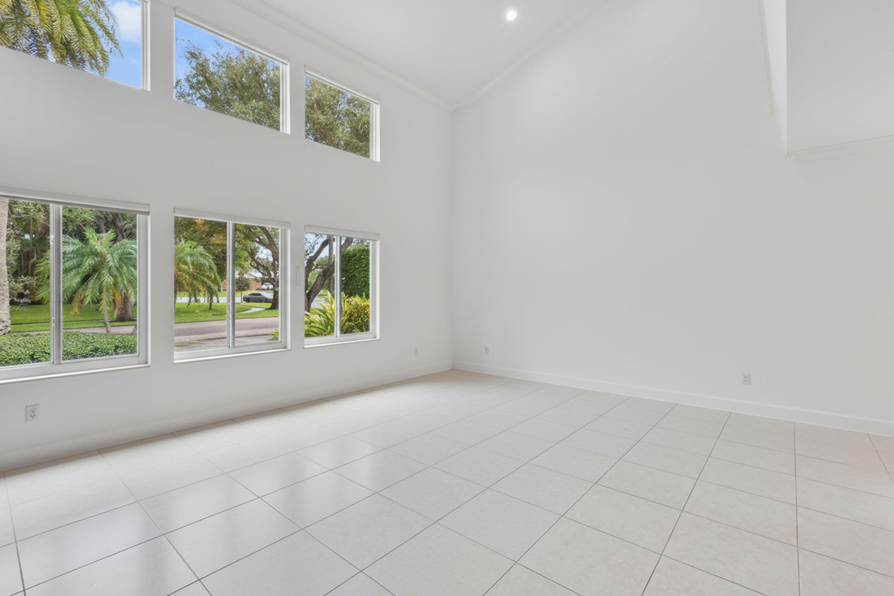 2801 Embassy Drive, West Palm Beach, FL 33401, West Palm Beach - Photo 3