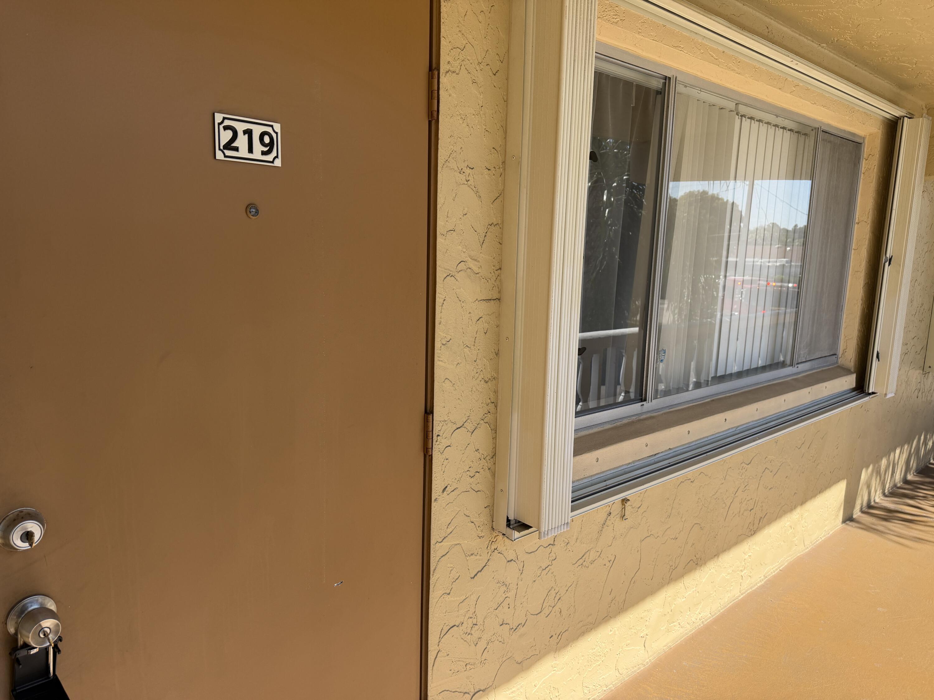 600 Village Green Court 219, Palm Springs, FL 33461, Palm Springs - Photo 4