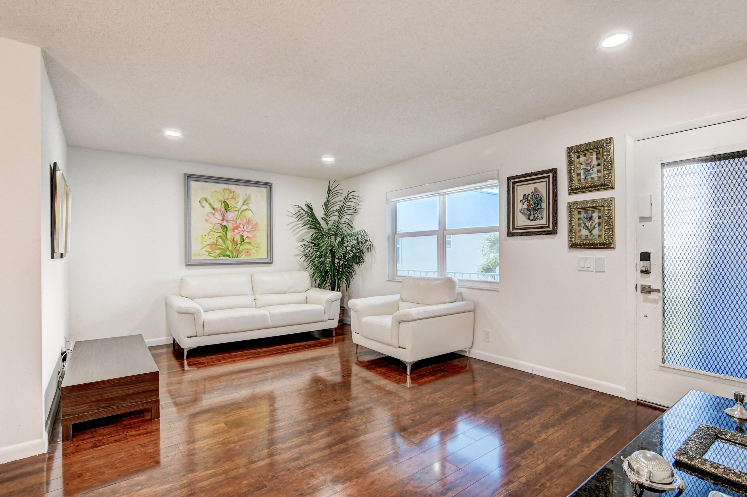 42 Burgundy A, Delray Beach, FL 33484, Delray Beach - Photo 3