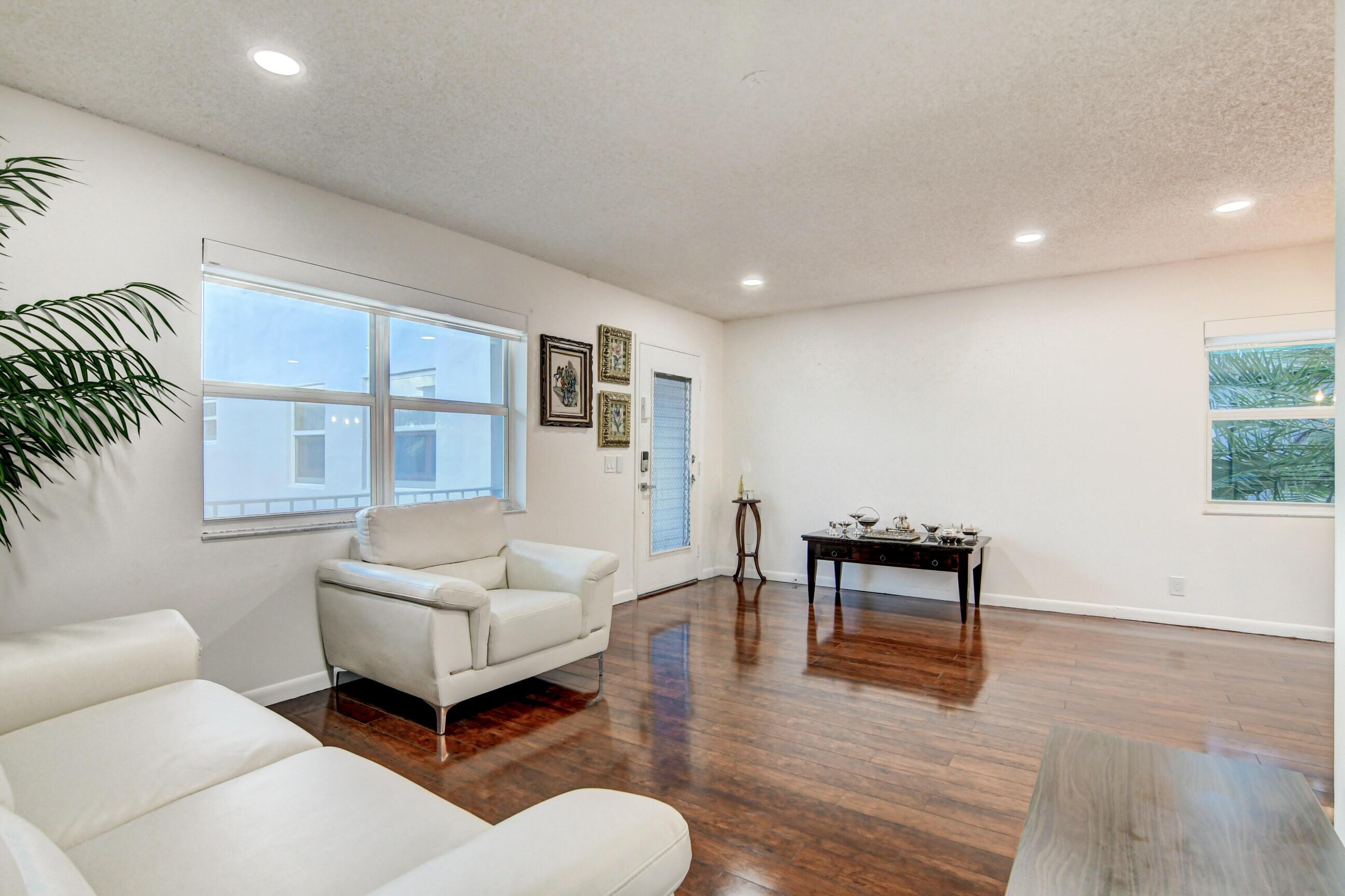 42 Burgundy A, Delray Beach, FL 33484, Delray Beach - Photo 4