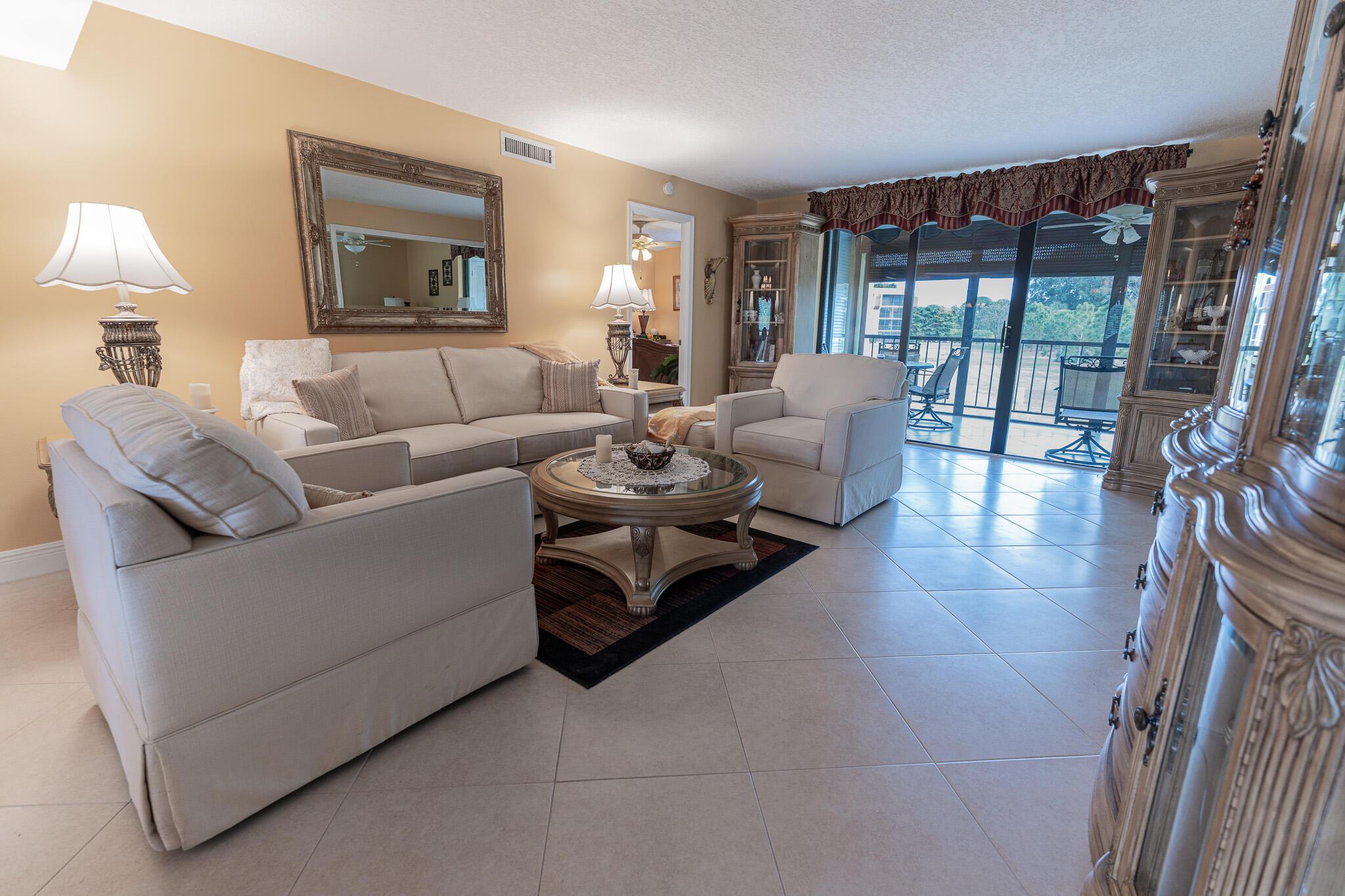 5390 Woodland Lakes Drive 201, Palm Beach Gardens, FL 33418, Palm Beach Gardens