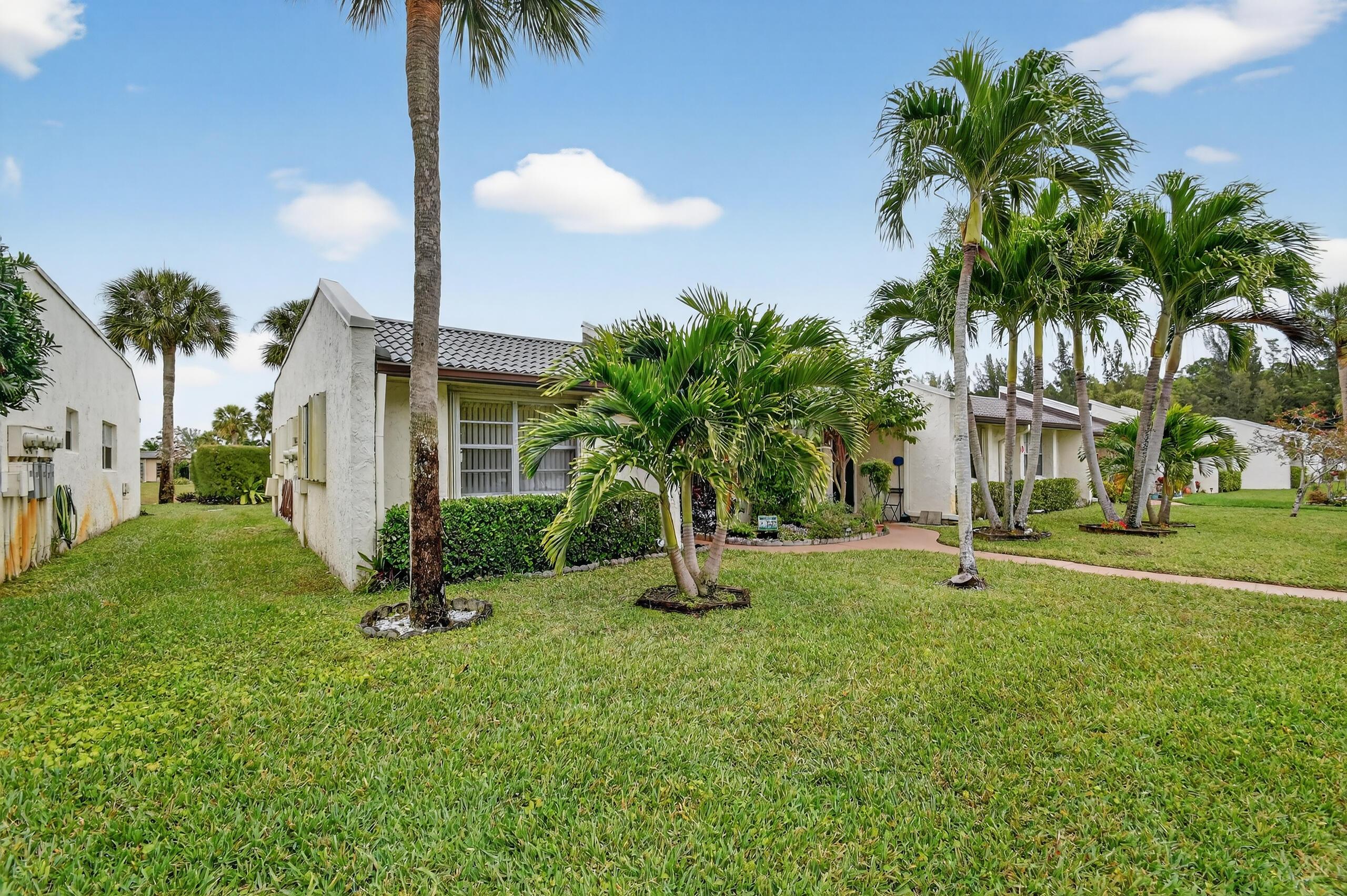 113 Lake Olive Drive 113, West Palm Beach, FL 33411, West Palm Beach - Photo 2