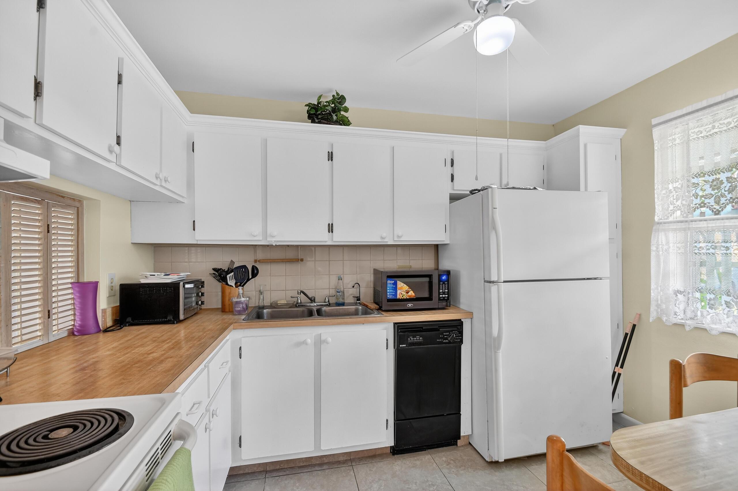 113 Lake Olive Drive 113, West Palm Beach, FL 33411, West Palm Beach - Photo 4