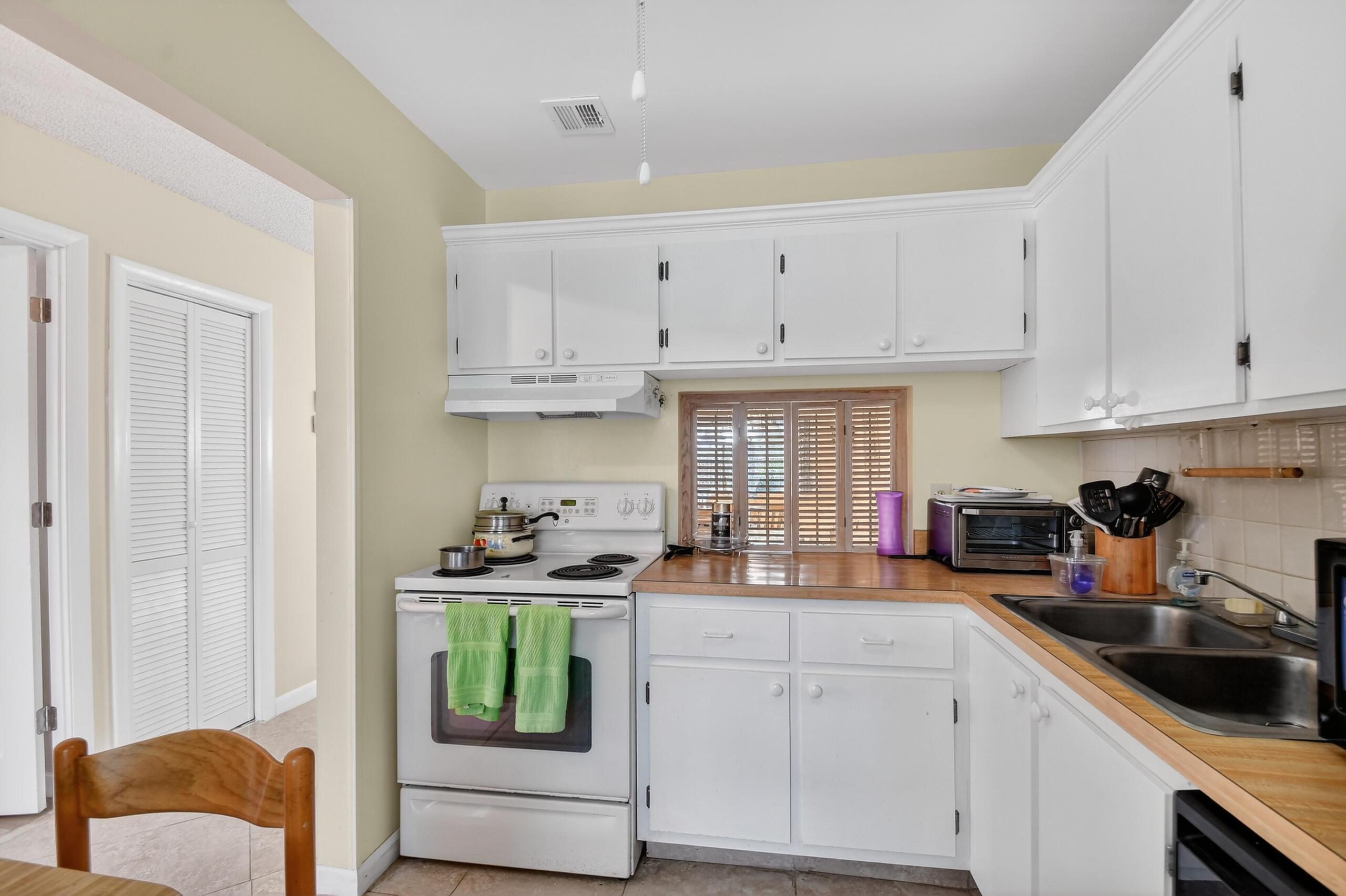 113 Lake Olive Drive 113, West Palm Beach, FL 33411, West Palm Beach - Photo 5