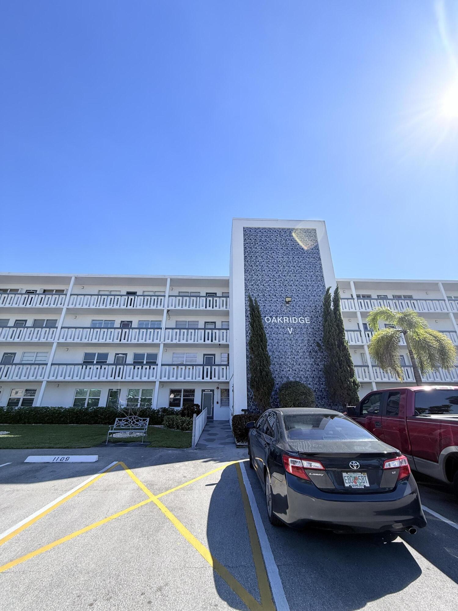 4108 Oakridge V 4108, Deerfield Beach, FL 33442, Deerfield Beach - Photo 2