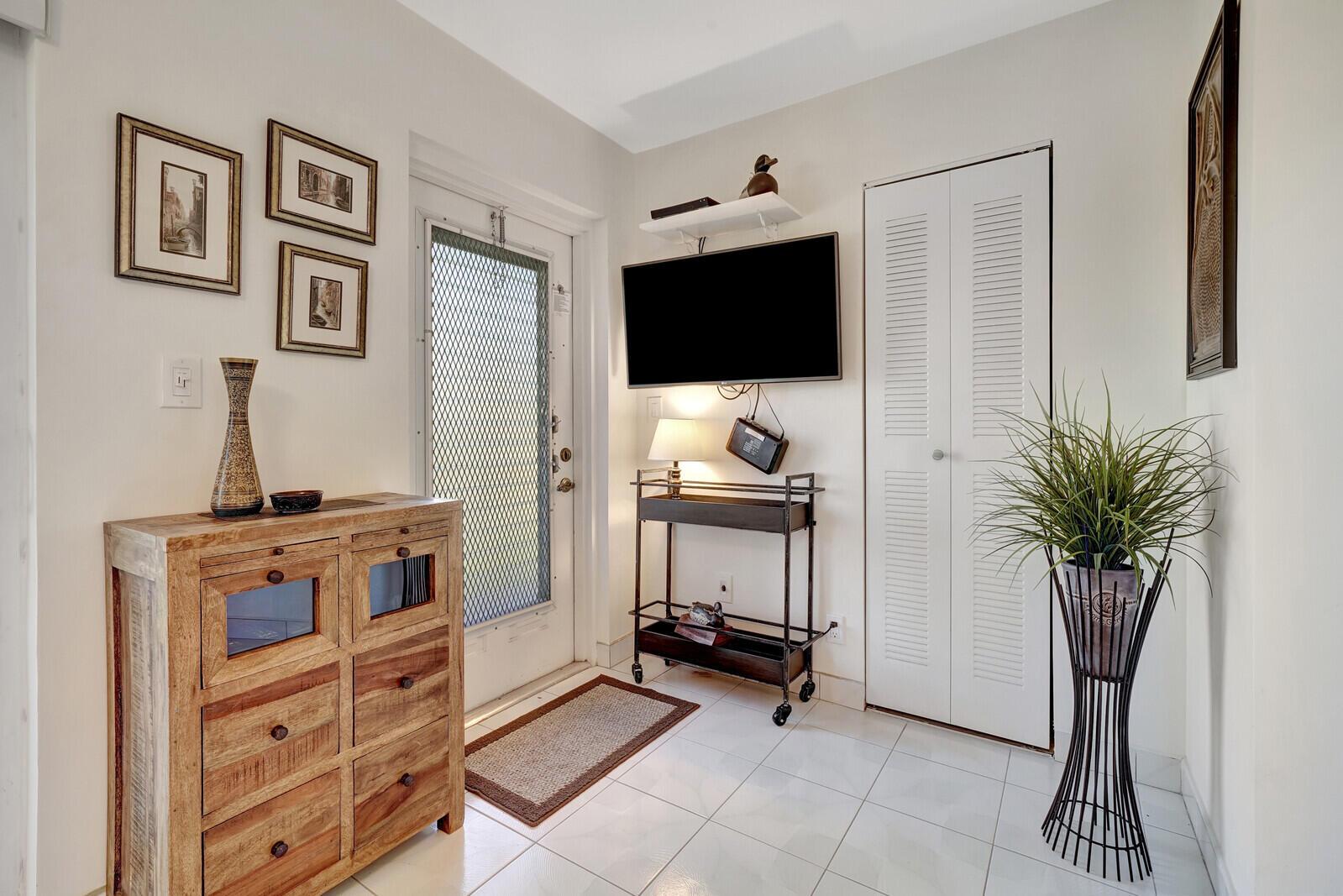 7547 S Oriole Boulevard 202, Delray Beach, FL 33446, Delray Beach - Photo 4