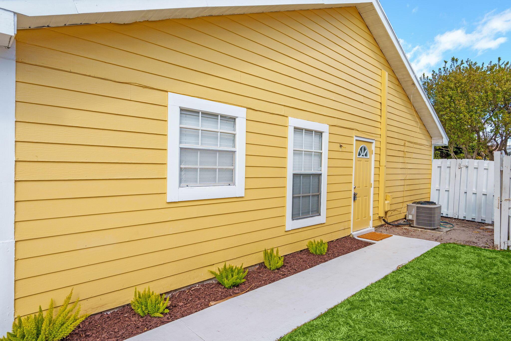 1662 Royal Forest Court, West Palm Beach, FL 33406, West Palm Beach - Photo 4