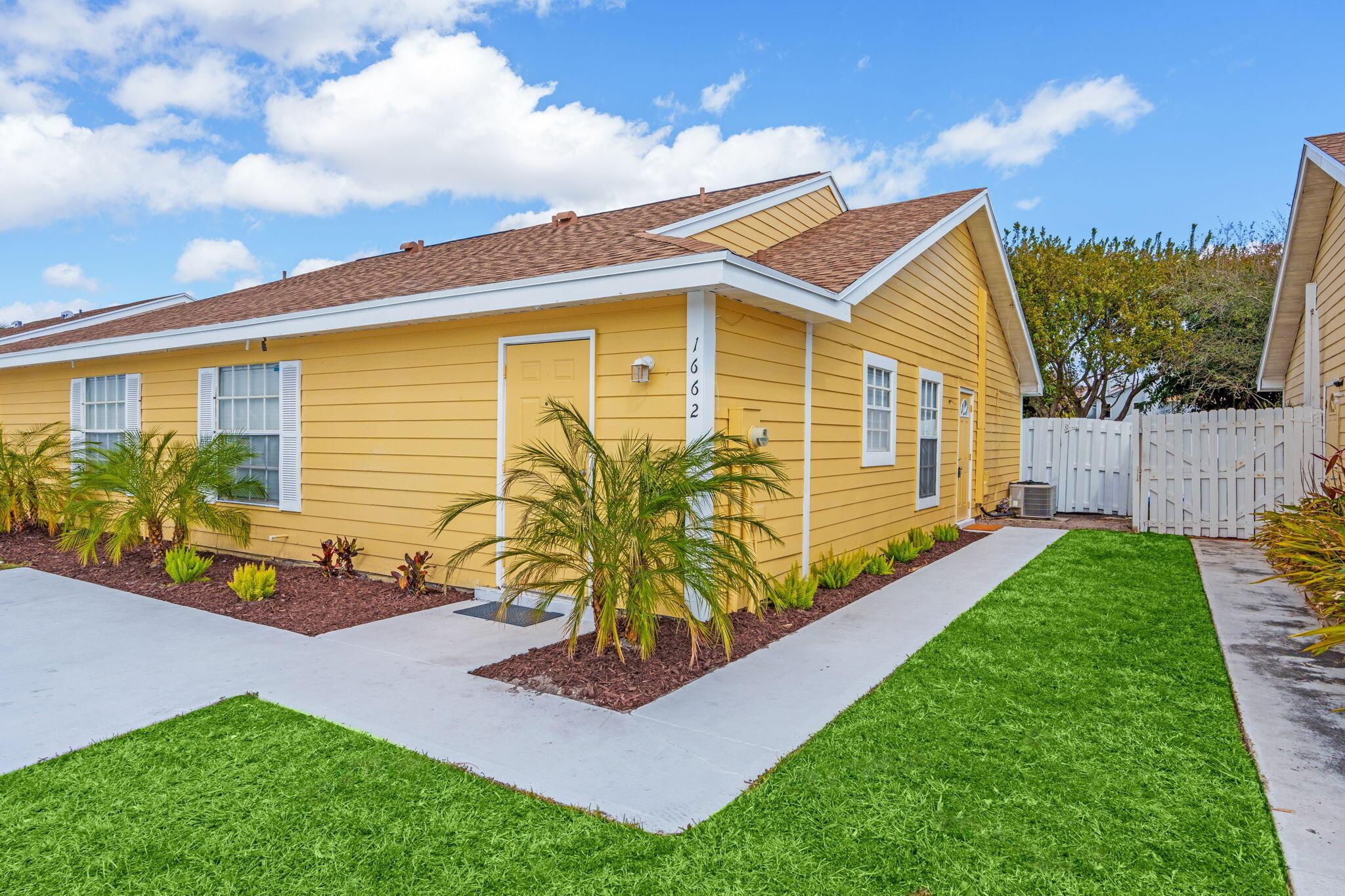 1662 Royal Forest Court, West Palm Beach, FL 33406, West Palm Beach - Photo 3