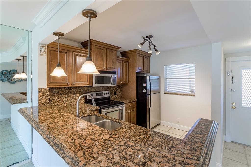 2800 Fiore Way 2060, Delray Beach, FL 33445, Delray Beach - Photo 3