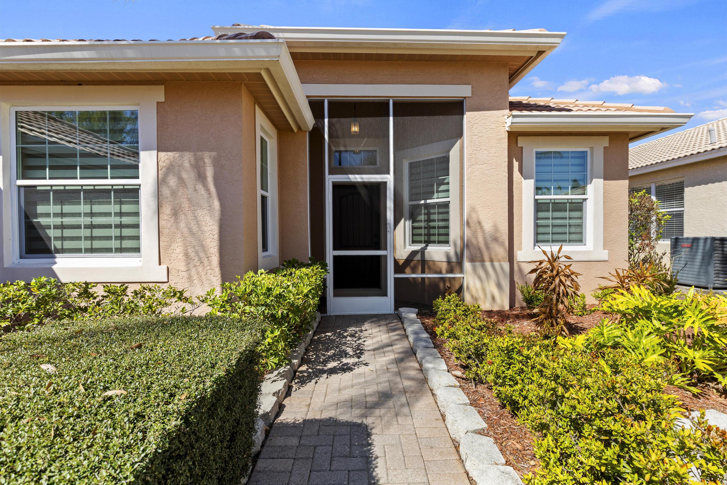 508 NW Waverly Circle, Port St. Lucie, FL 34983, Port St. Lucie - Photo 4