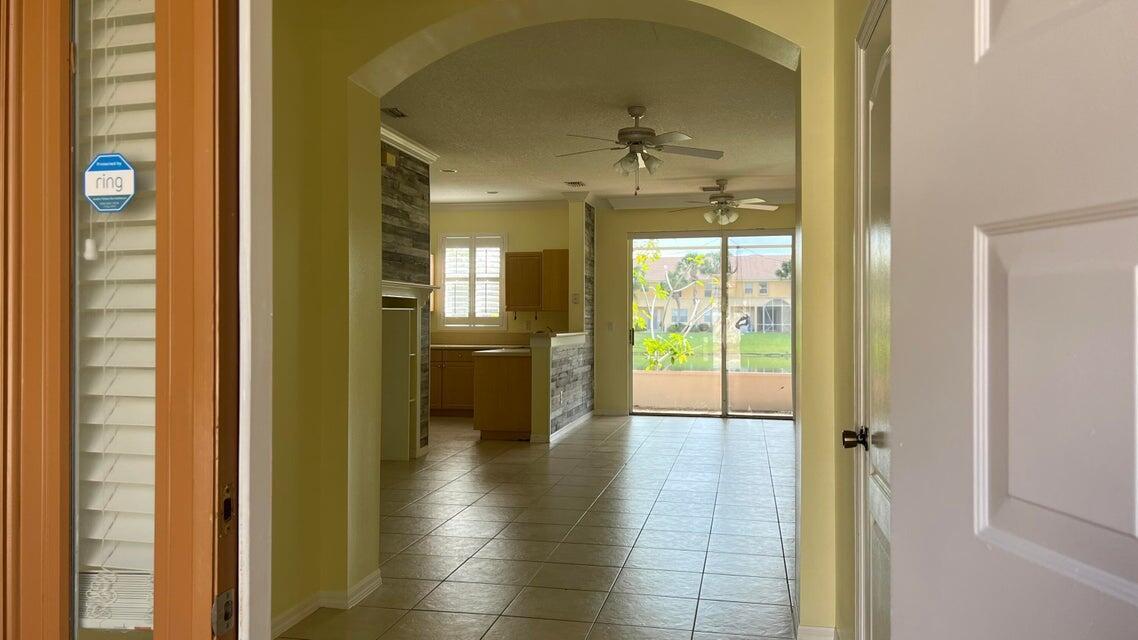 274 River Bluff Lane, Royal Palm Beach, FL 33411, Royal Palm Beach - Photo 3