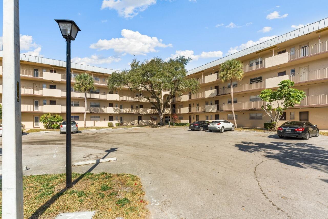 6301 N Falls Cir Drive 307, Lauderhill, FL 33319, Lauderhill - Photo 2