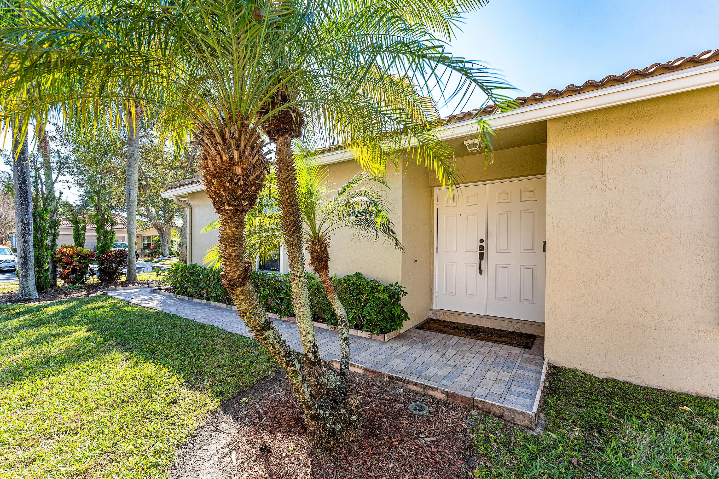 11827 SW 7th Street, Pembroke Pines, FL 33025, Pembroke Pines - Photo 2