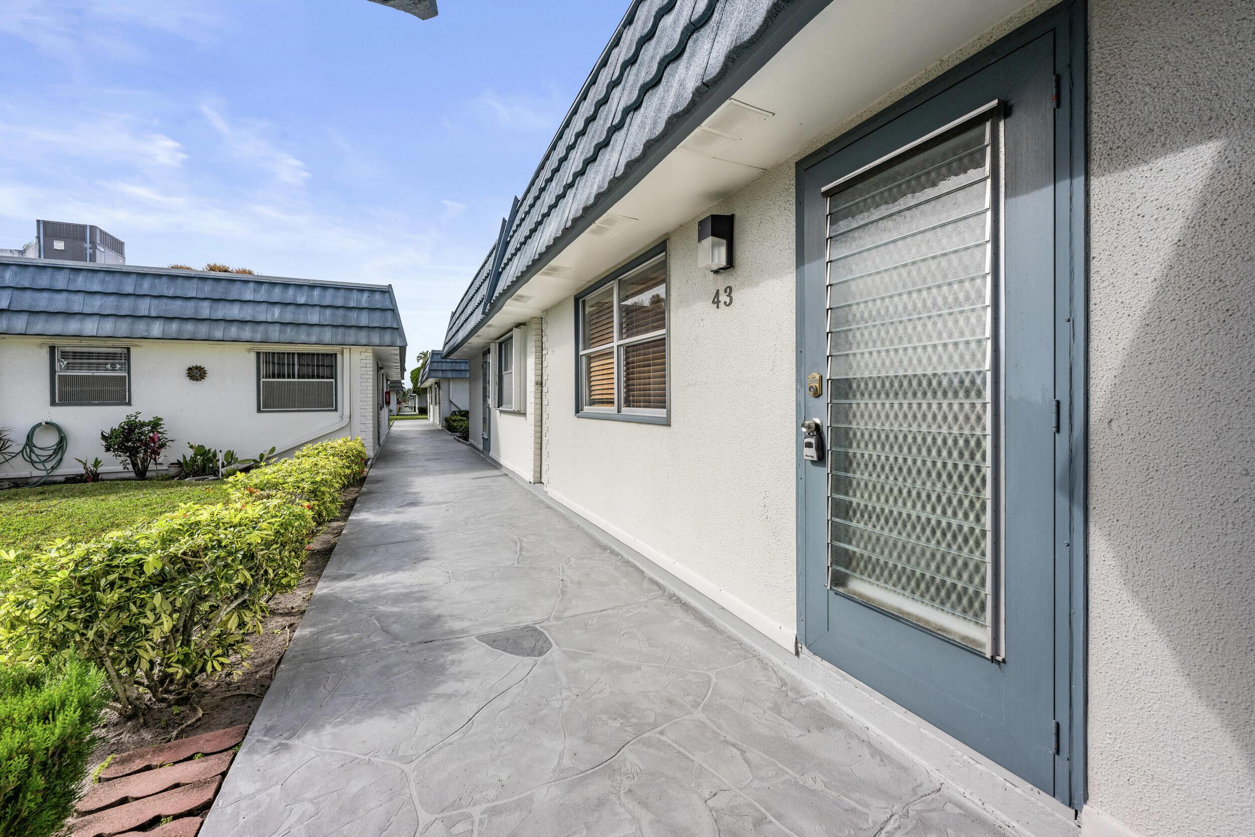 43 Waterford B, Delray Beach, FL 33446, Delray Beach - Photo 2