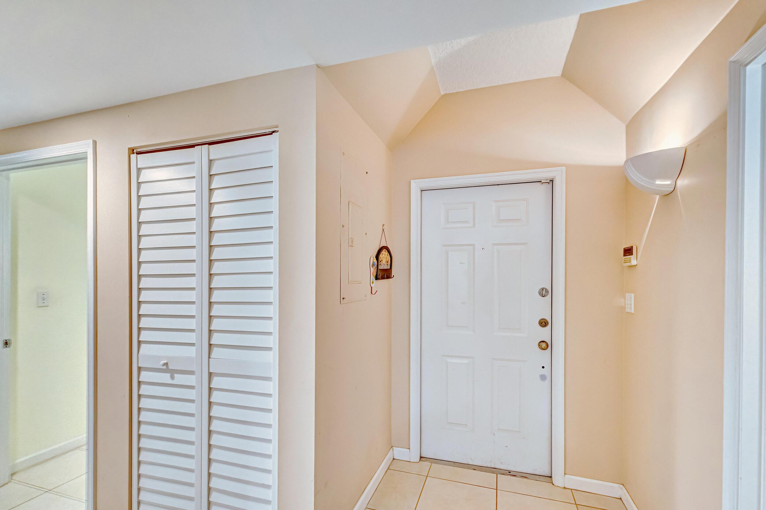 200 Uno Lago Drive 105, Juno Beach, FL 33408, Juno Beach - Photo 5