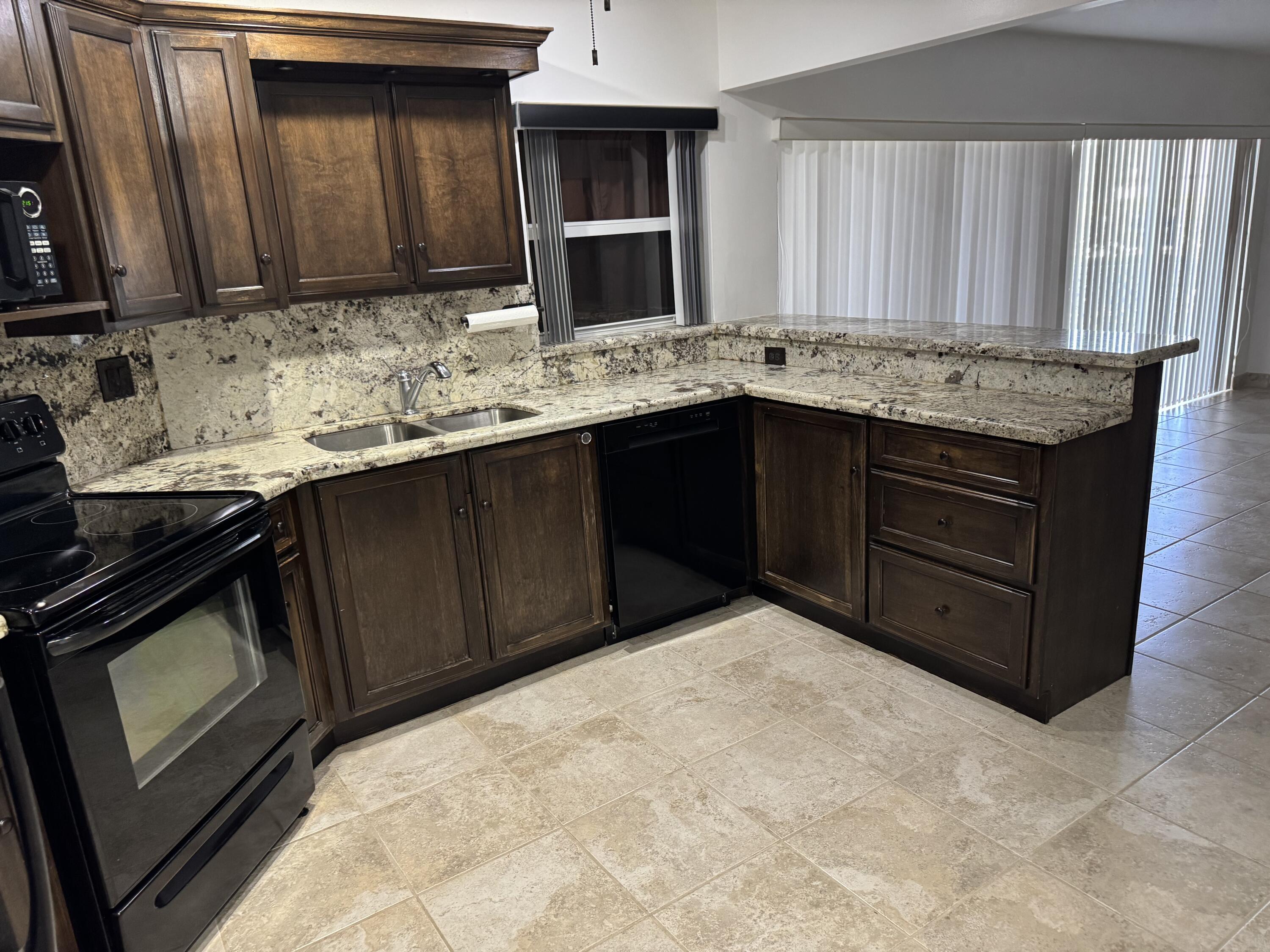 3 Greenway Village N 108, Royal Palm Beach, FL 33411, Royal Palm Beach - Photo 4