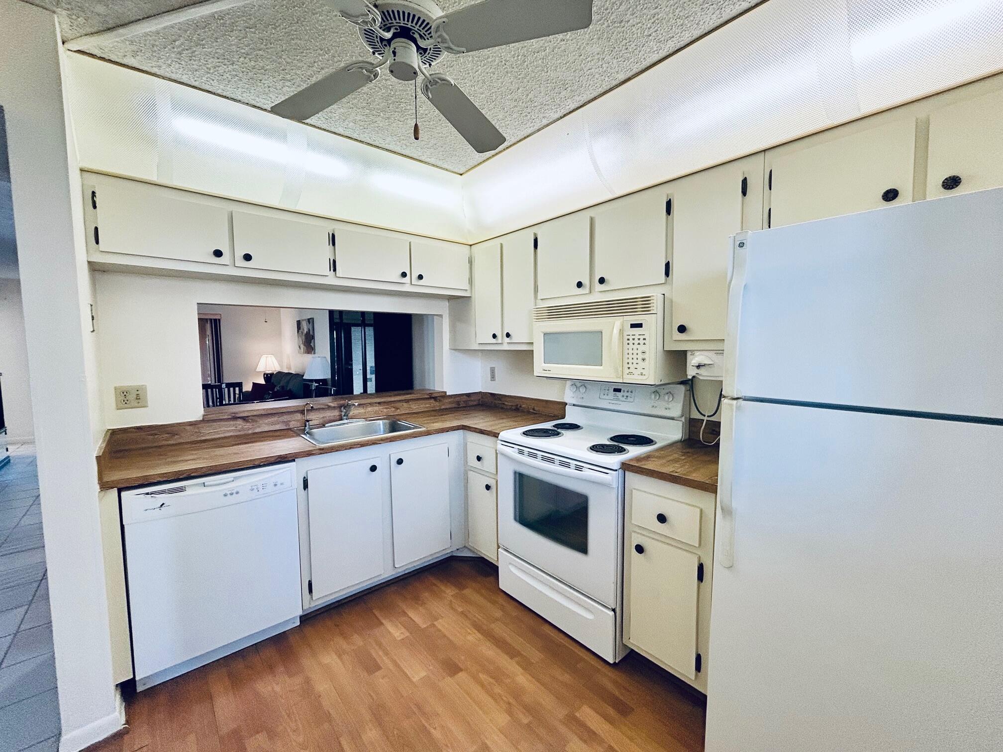 7214 Golf Colony Court 101, Lake Worth, FL 33467, Lake Worth - Photo 3