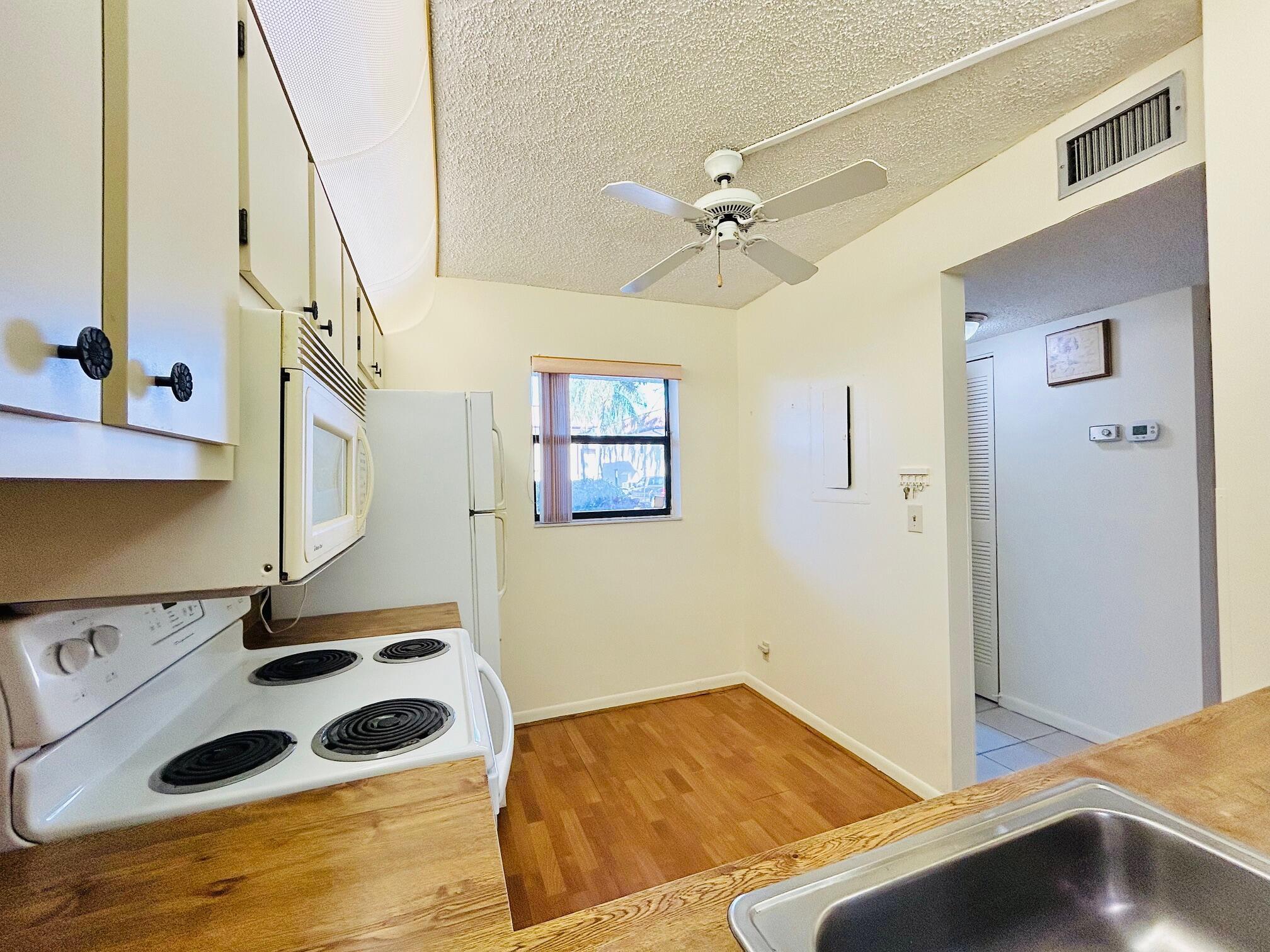 7214 Golf Colony Court 101, Lake Worth, FL 33467, Lake Worth - Photo 5