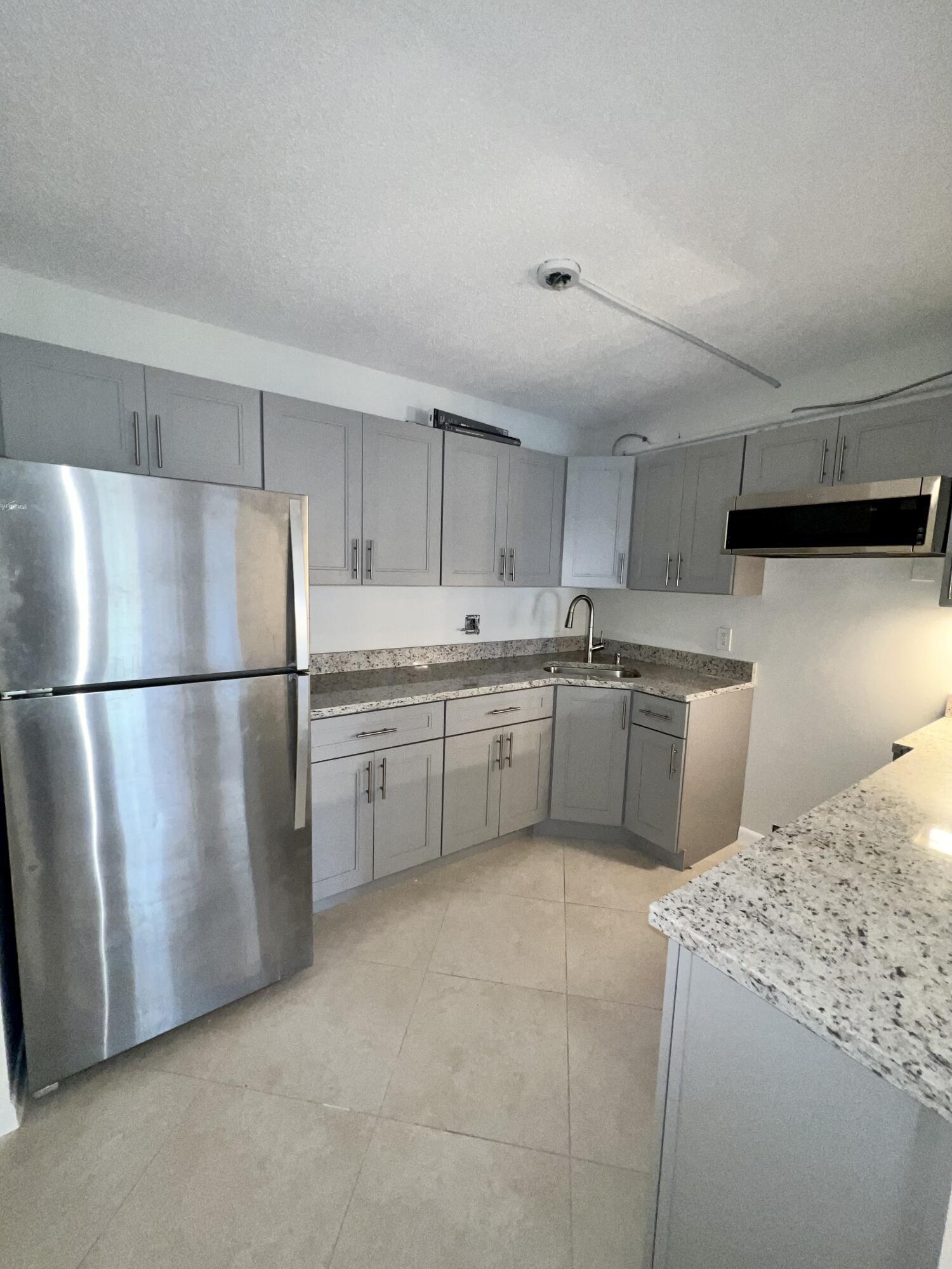 231 Pine Hov Circle A-1, Greenacres, FL 33463, Greenacres - Photo 5
