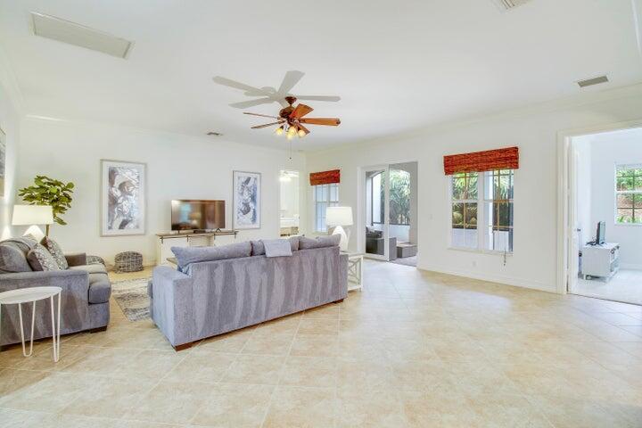 349 Chambord Terrace, Palm Beach Gardens, FL 33410, Palm Beach Gardens - Photo 3