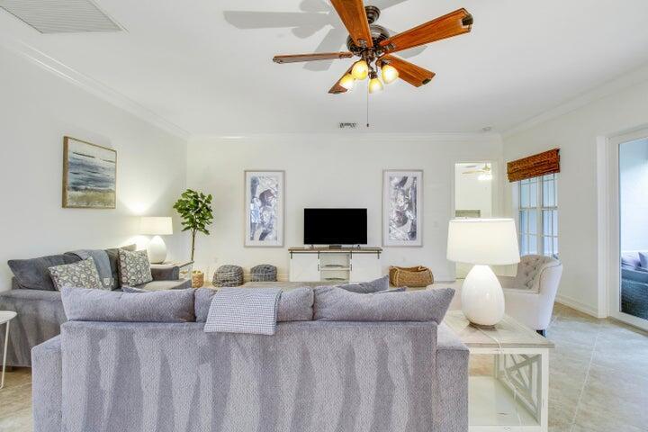349 Chambord Terrace, Palm Beach Gardens, FL 33410, Palm Beach Gardens - Photo 4