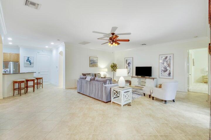 349 Chambord Terrace, Palm Beach Gardens, FL 33410, Palm Beach Gardens - Photo 5