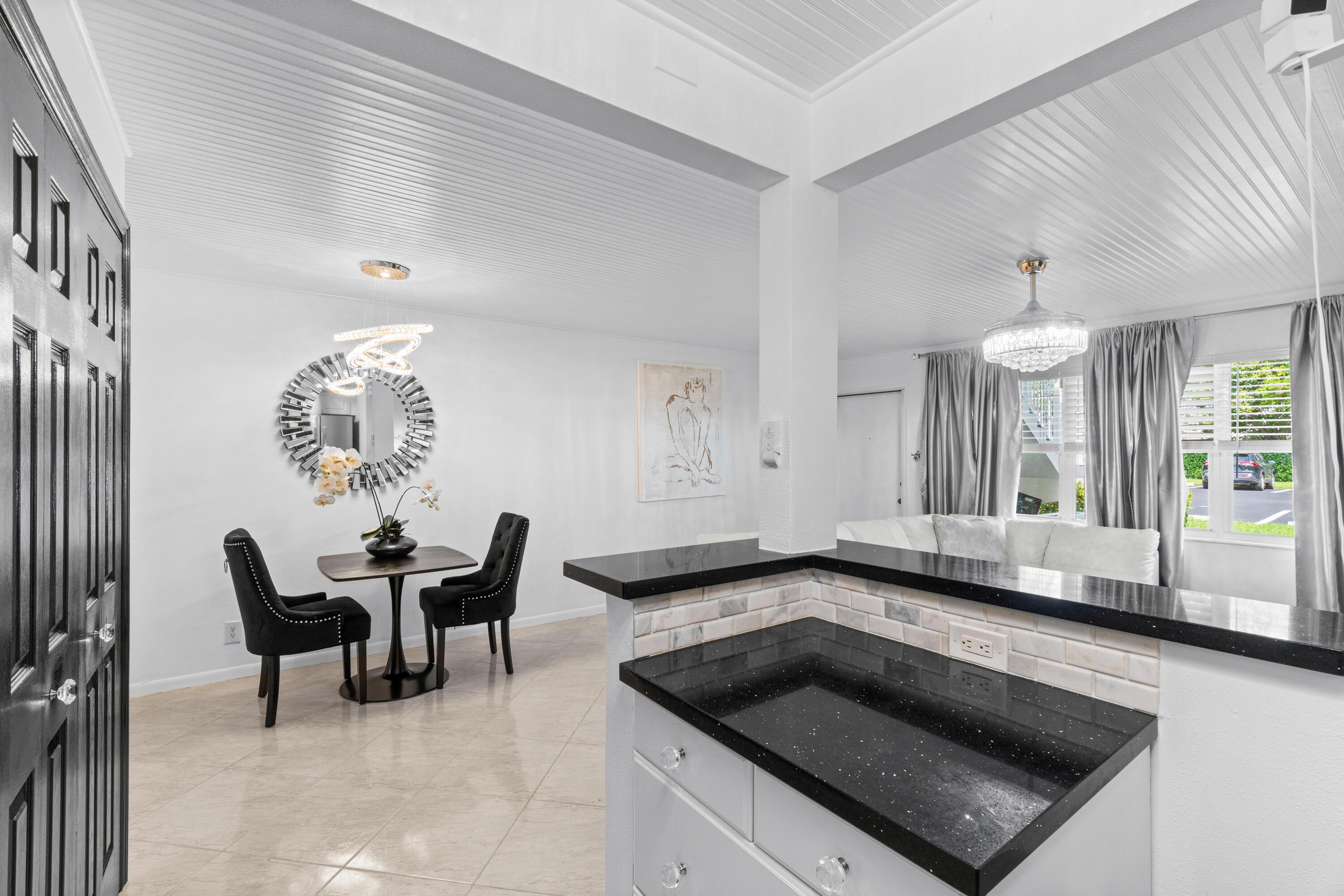 340 Horizons W 102, Boynton Beach, FL 33435, Boynton Beach - Photo 2