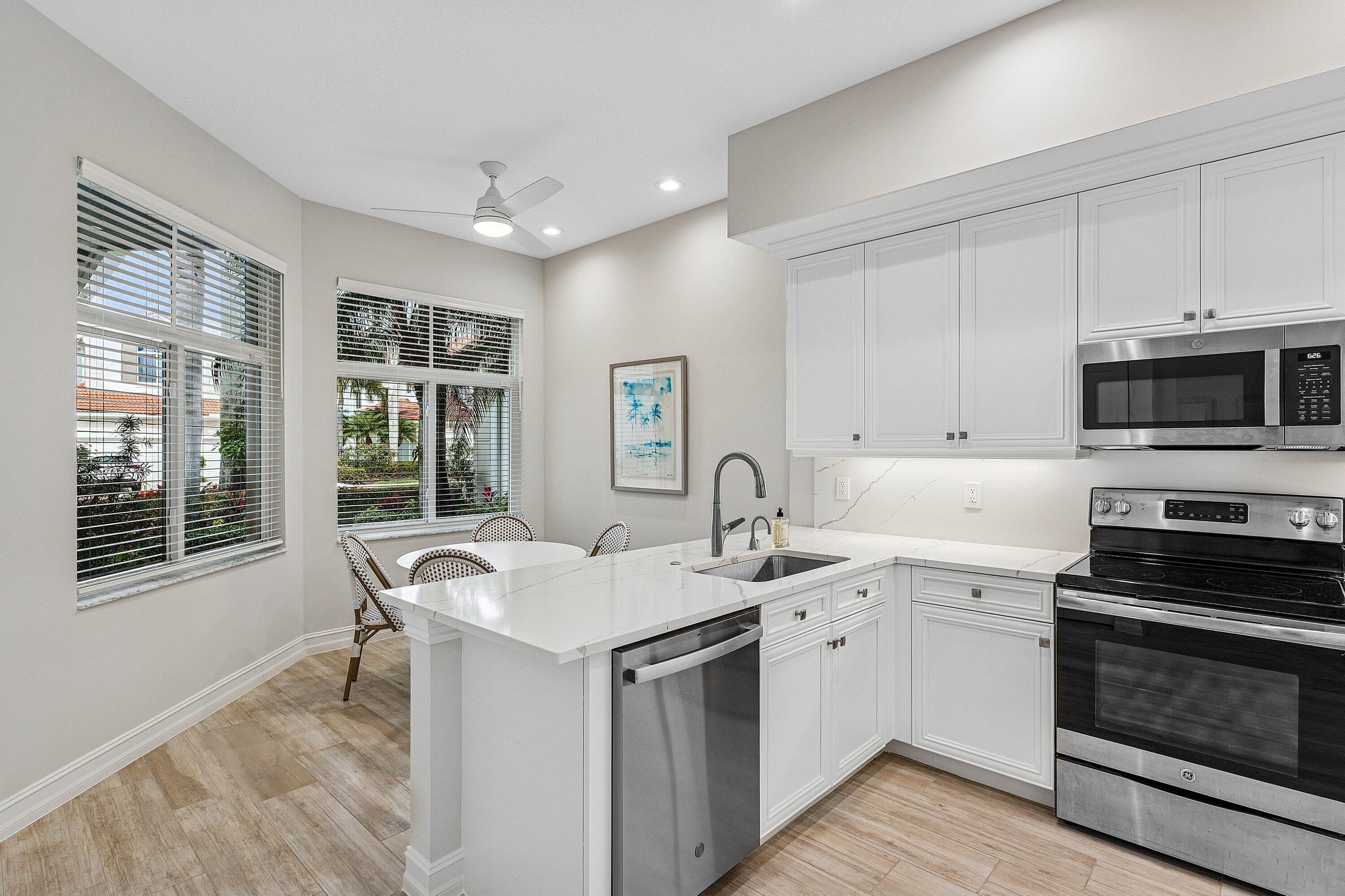 106 Palm Bay Drive B, Palm Beach Gardens, FL 33418, Palm Beach Gardens - Photo 3