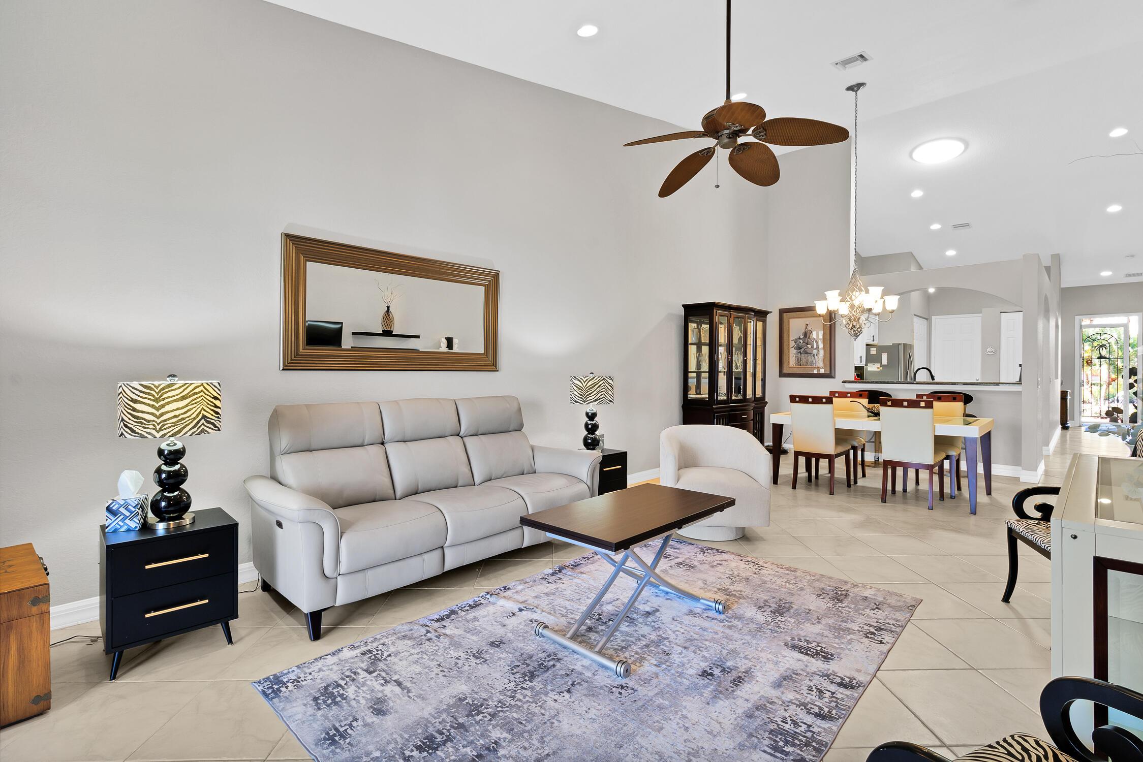 6515 Oxford Circle 103, Vero Beach, FL 32966, Vero Beach - Photo 4