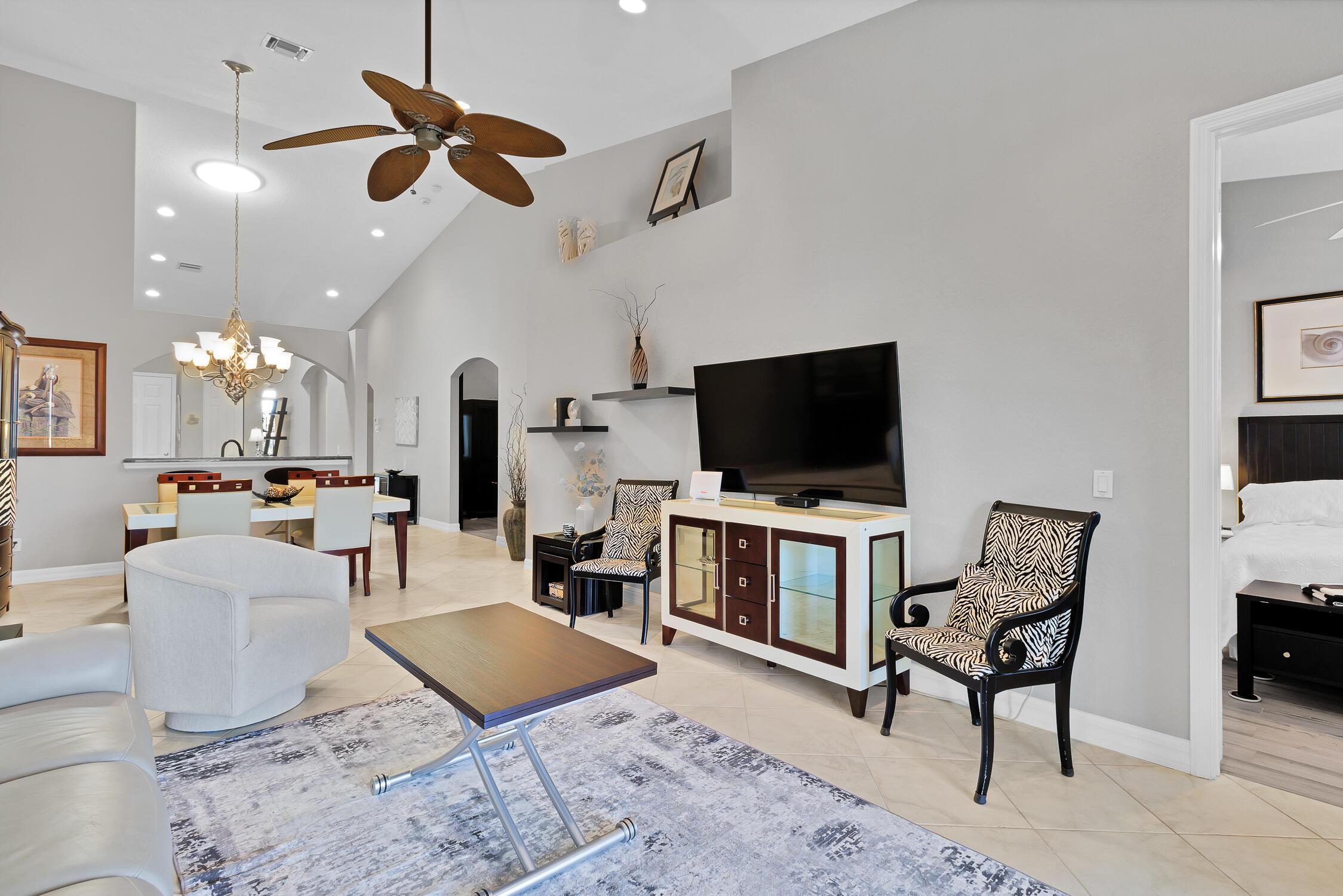 6515 Oxford Circle 103, Vero Beach, FL 32966, Vero Beach - Photo 5