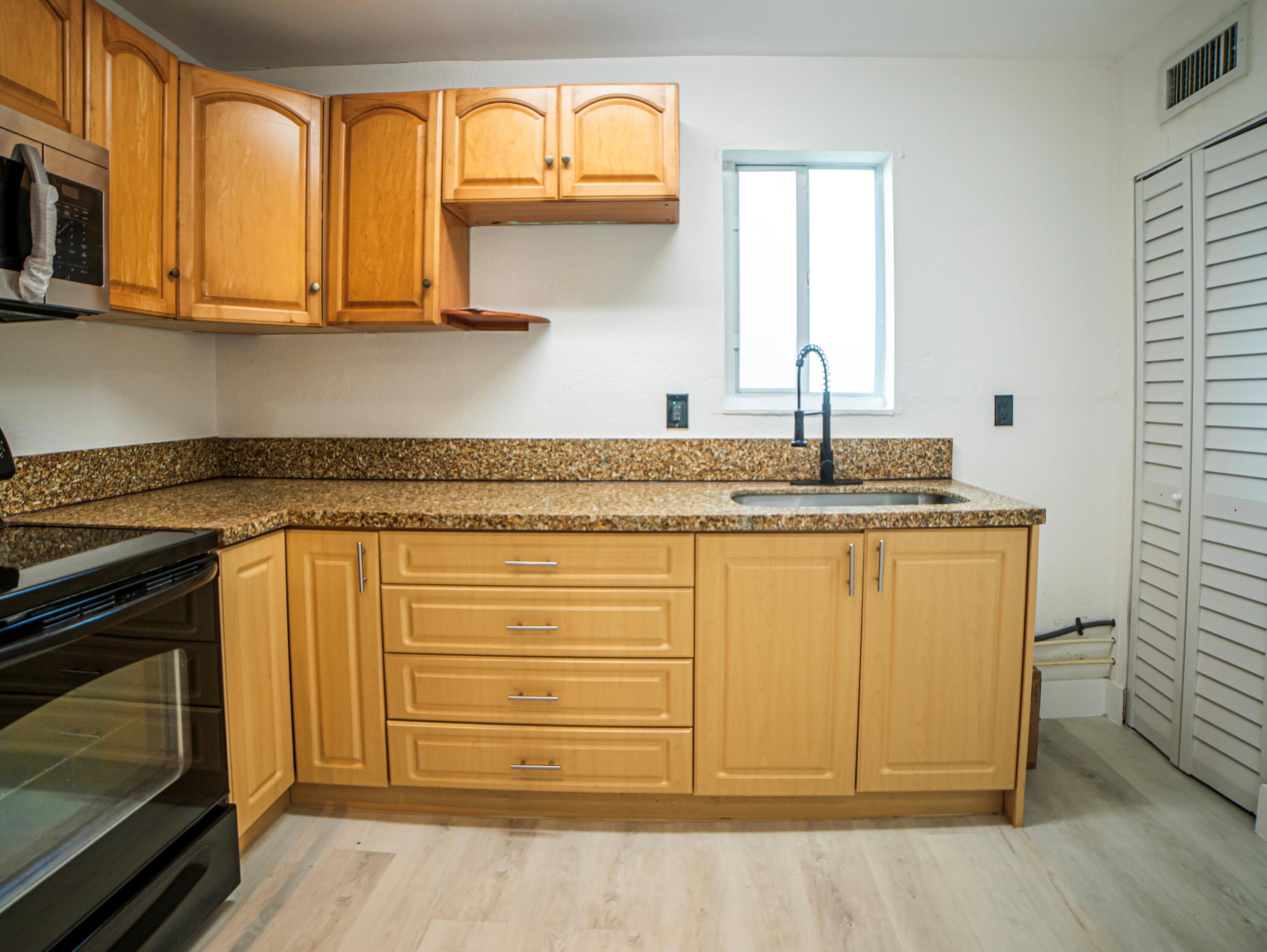 412 Columbus Parkway 2, Hollywood, FL 33021, Hollywood - Photo 4