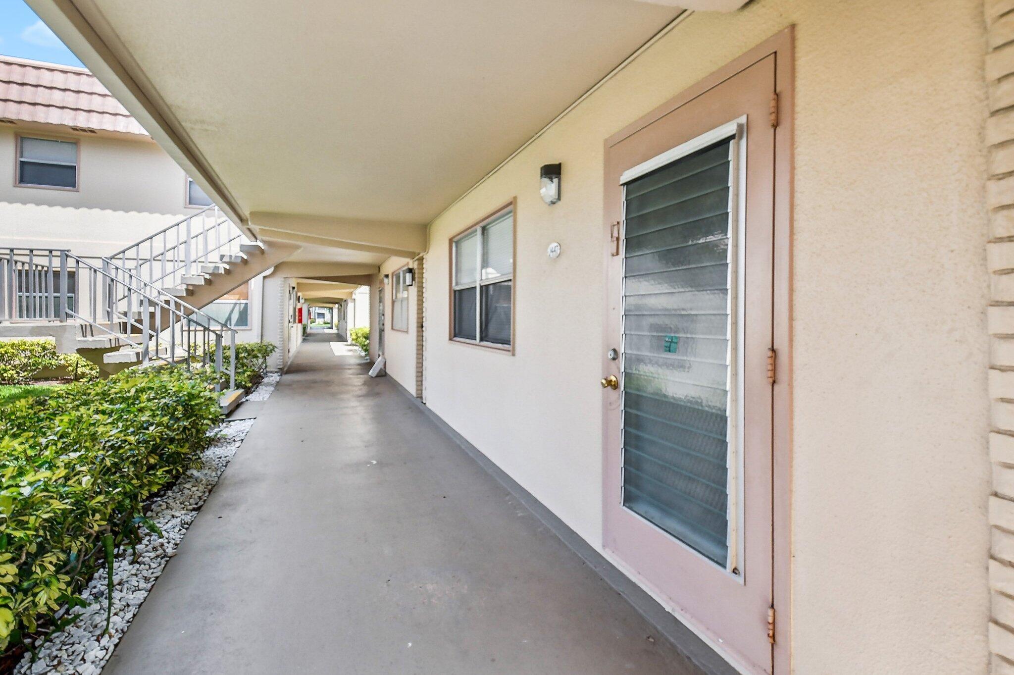 447 Saxony J Way 447-J, Delray Beach, FL 33446, Delray Beach - Photo 4