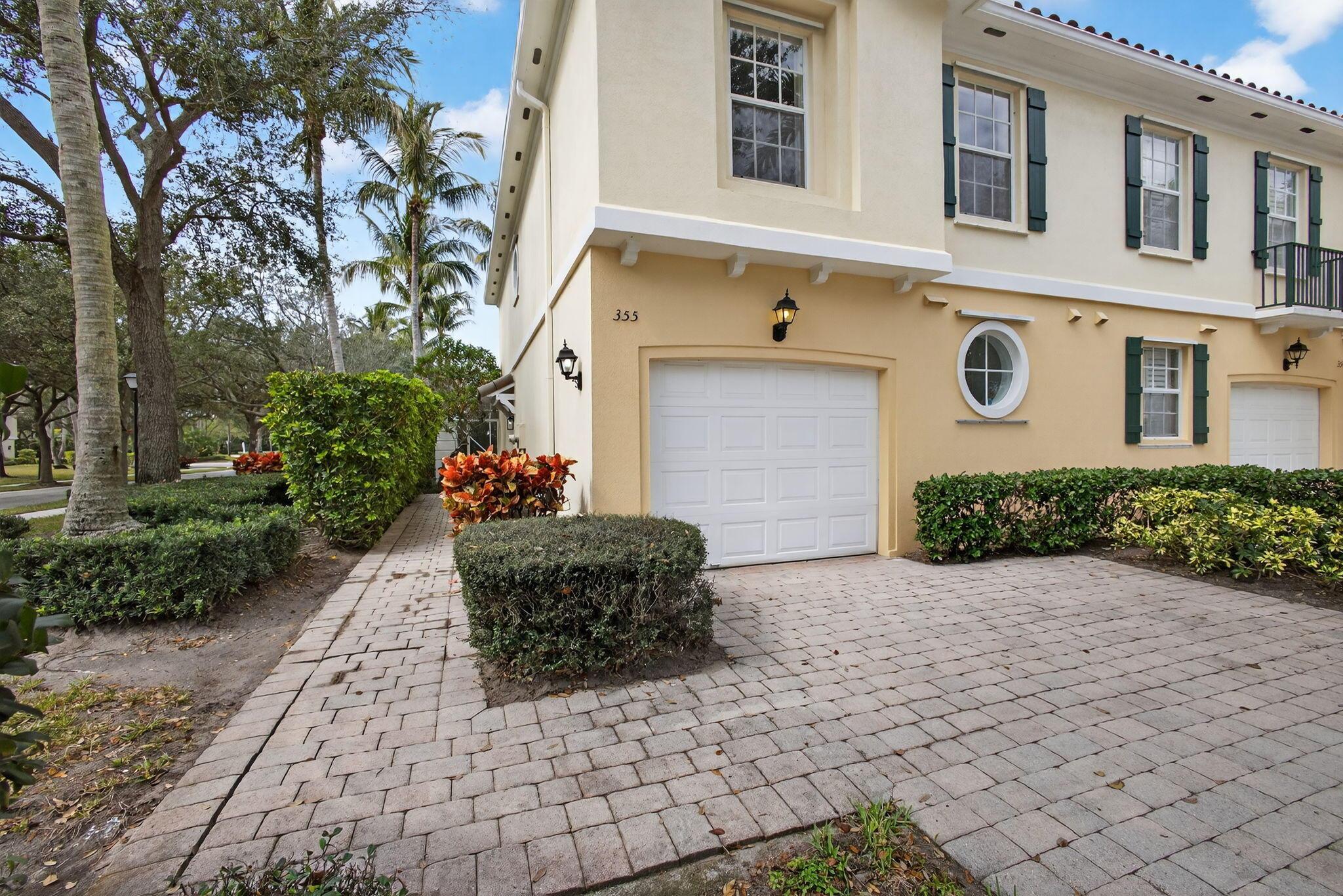 355 Salinas Drive, Palm Beach Gardens, FL 33410, Palm Beach Gardens - Photo 2