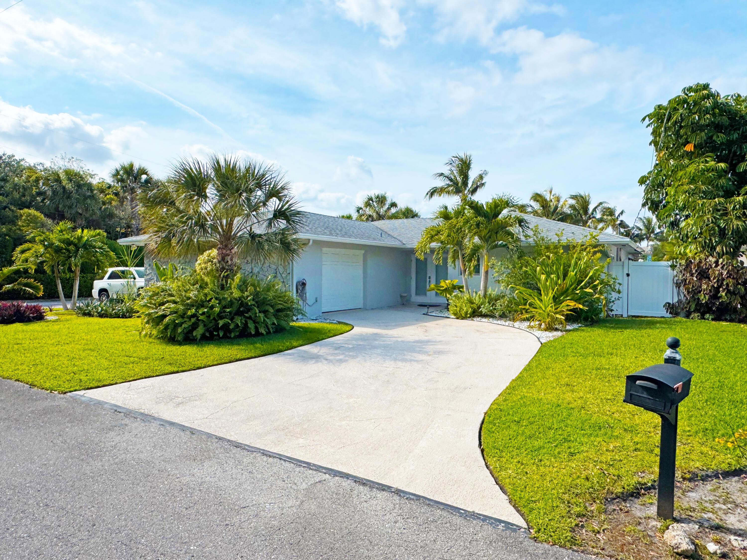 106 Periwinkle Drive, Hypoluxo, FL 33462, Hypoluxo - Photo 2