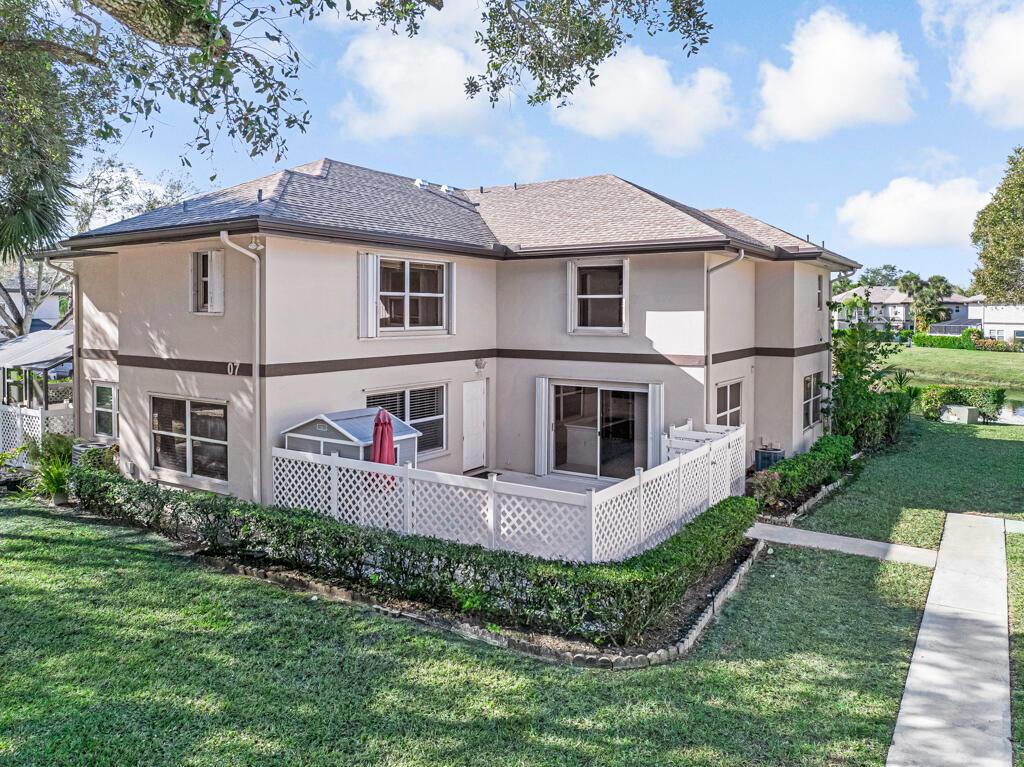 7 Amherst Court Apt A, Royal Palm Beach, FL 33411, Royal Palm Beach - Photo 5