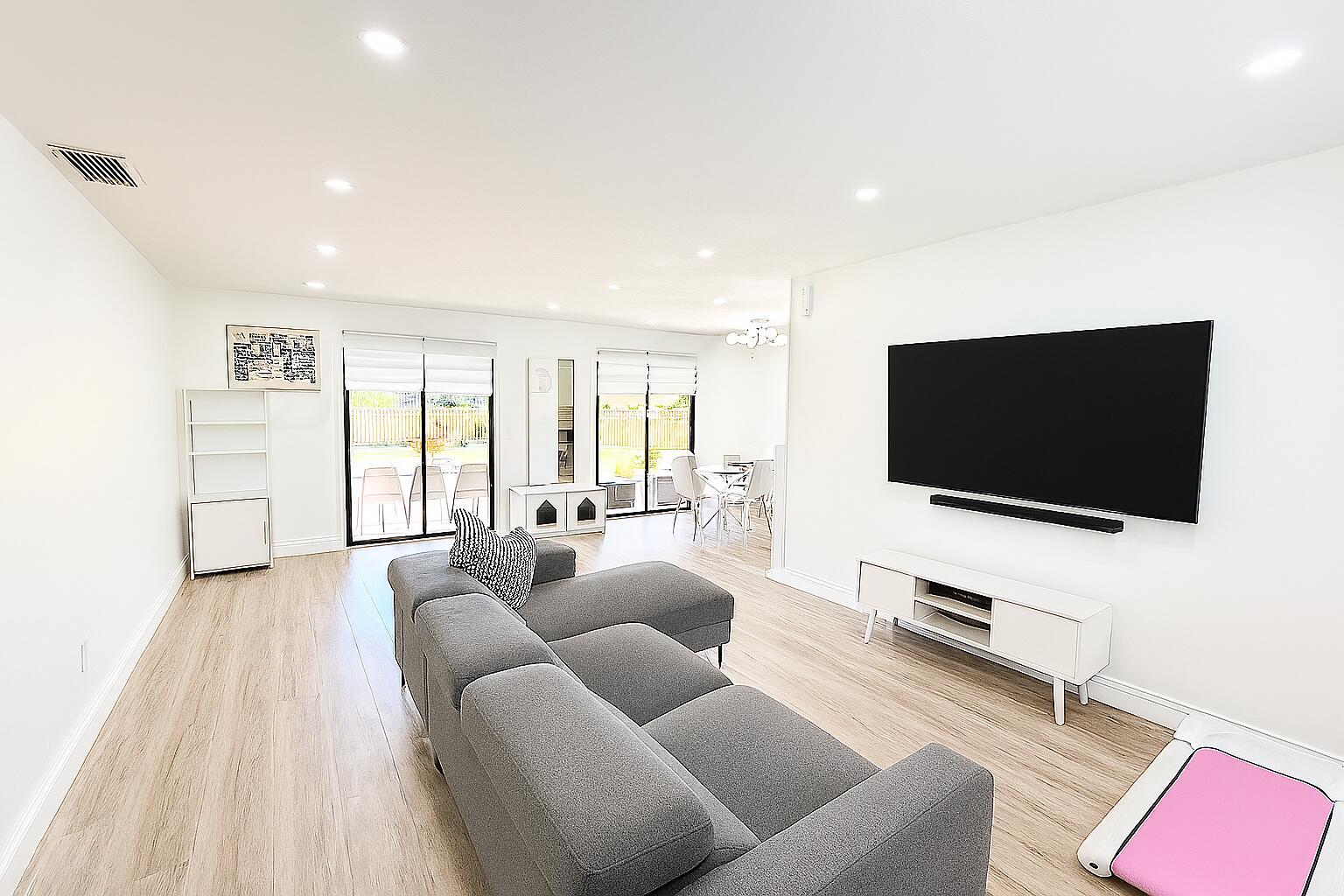 2055 SE West Dunbrooke Circle, Port St. Lucie, FL 34952, Port St. Lucie - Photo 4