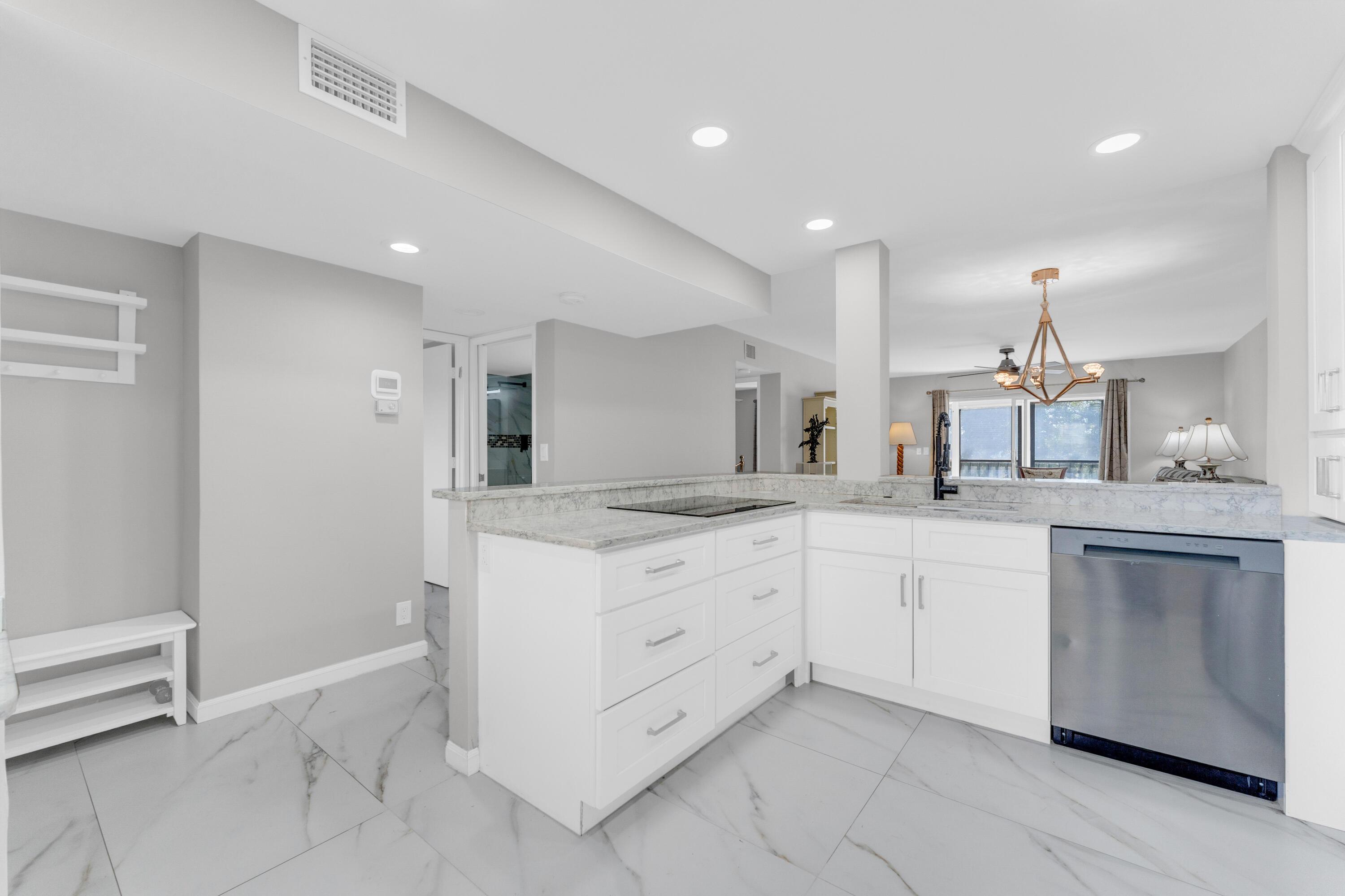 7192 Huntington Lane 307, Delray Beach, FL 33446, Delray Beach - Photo 4