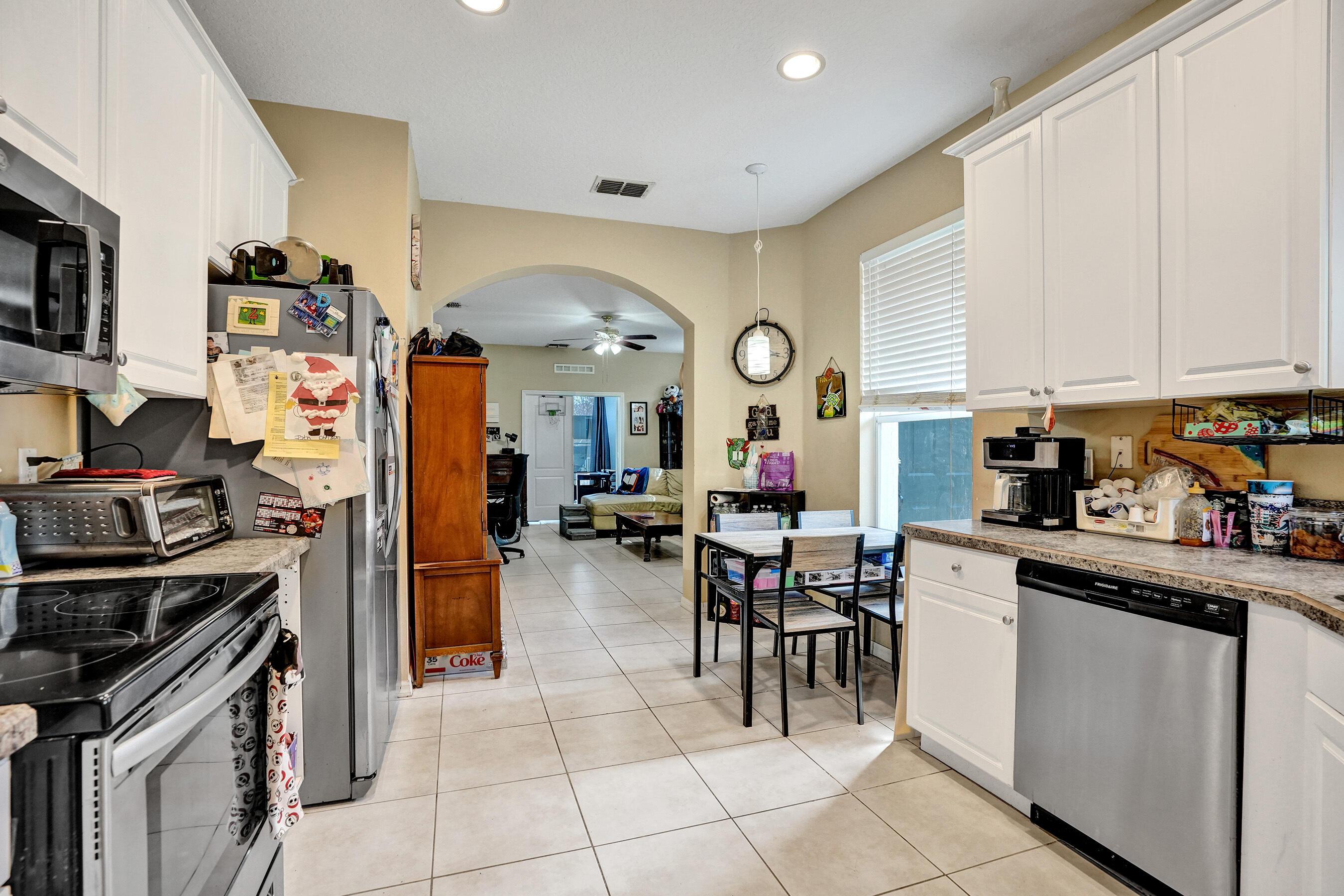 9872 SW Glenbrook Drive, Port St. Lucie, FL 34987, Port St. Lucie - Photo 3
