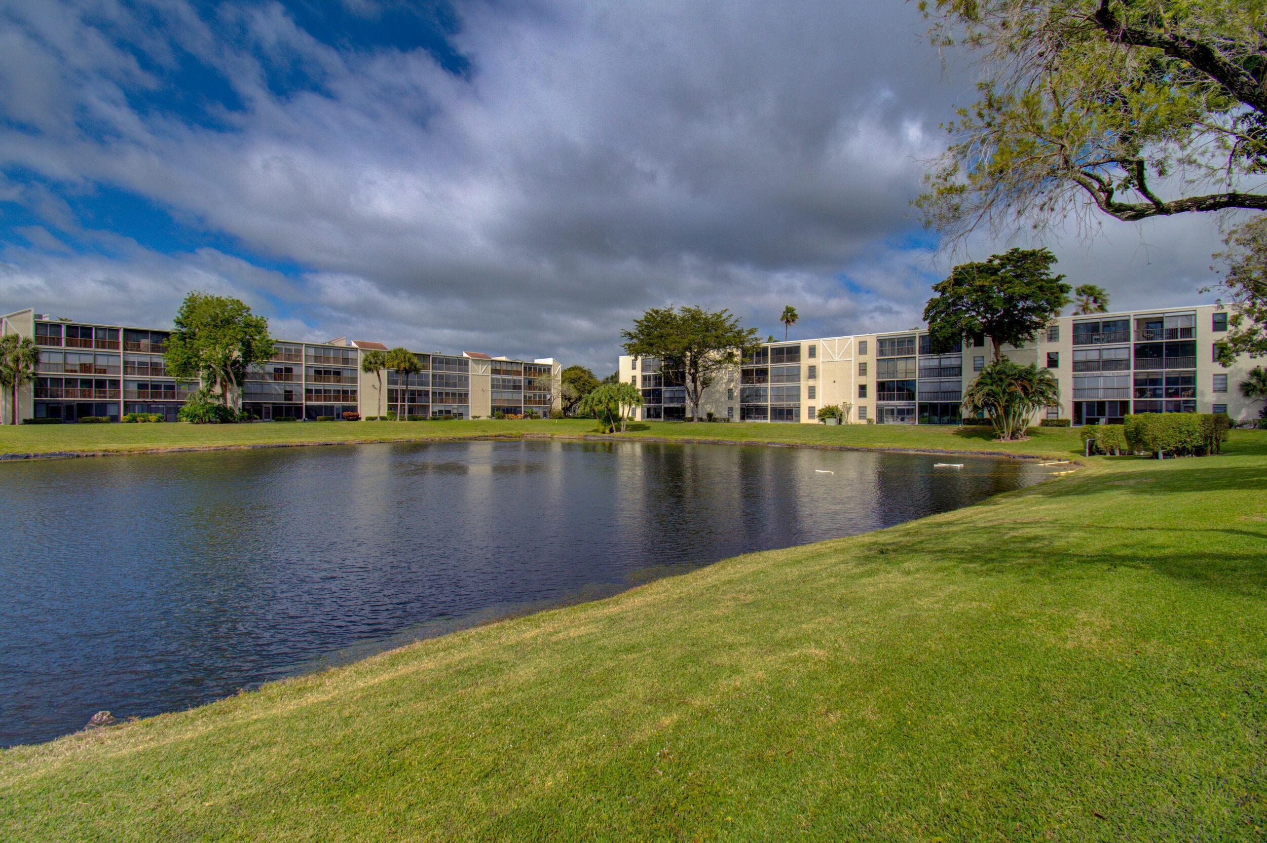 6585 Kensington Lane 307, Delray Beach, FL 33446, Delray Beach - Photo 2