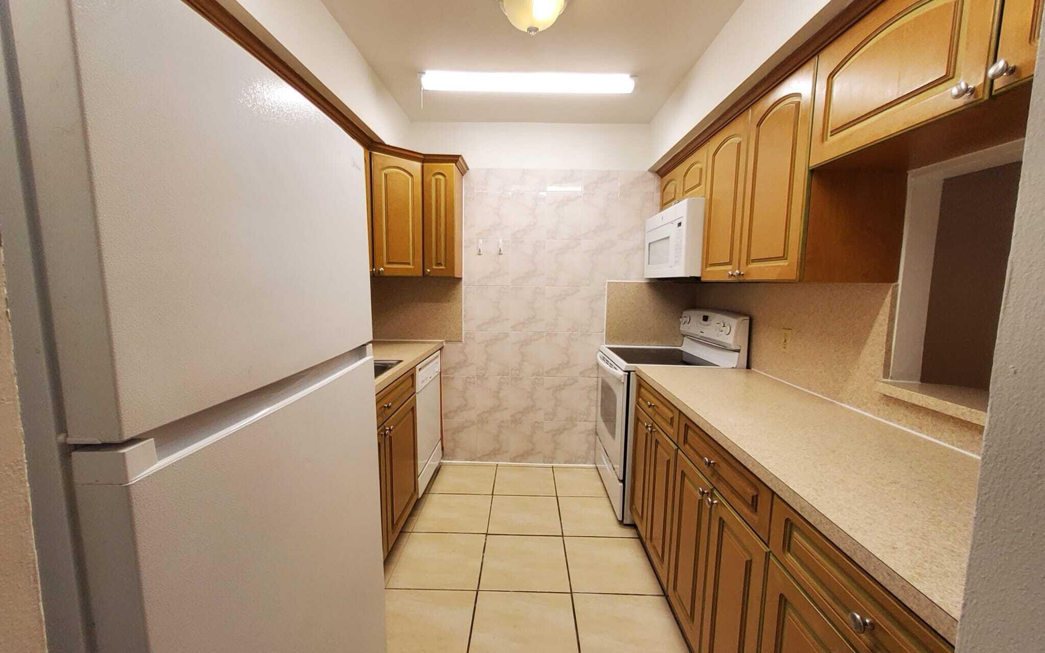 12003 Poinciana Boulevard 204, Royal Palm Beach, FL 33411, Royal Palm Beach - Photo 3