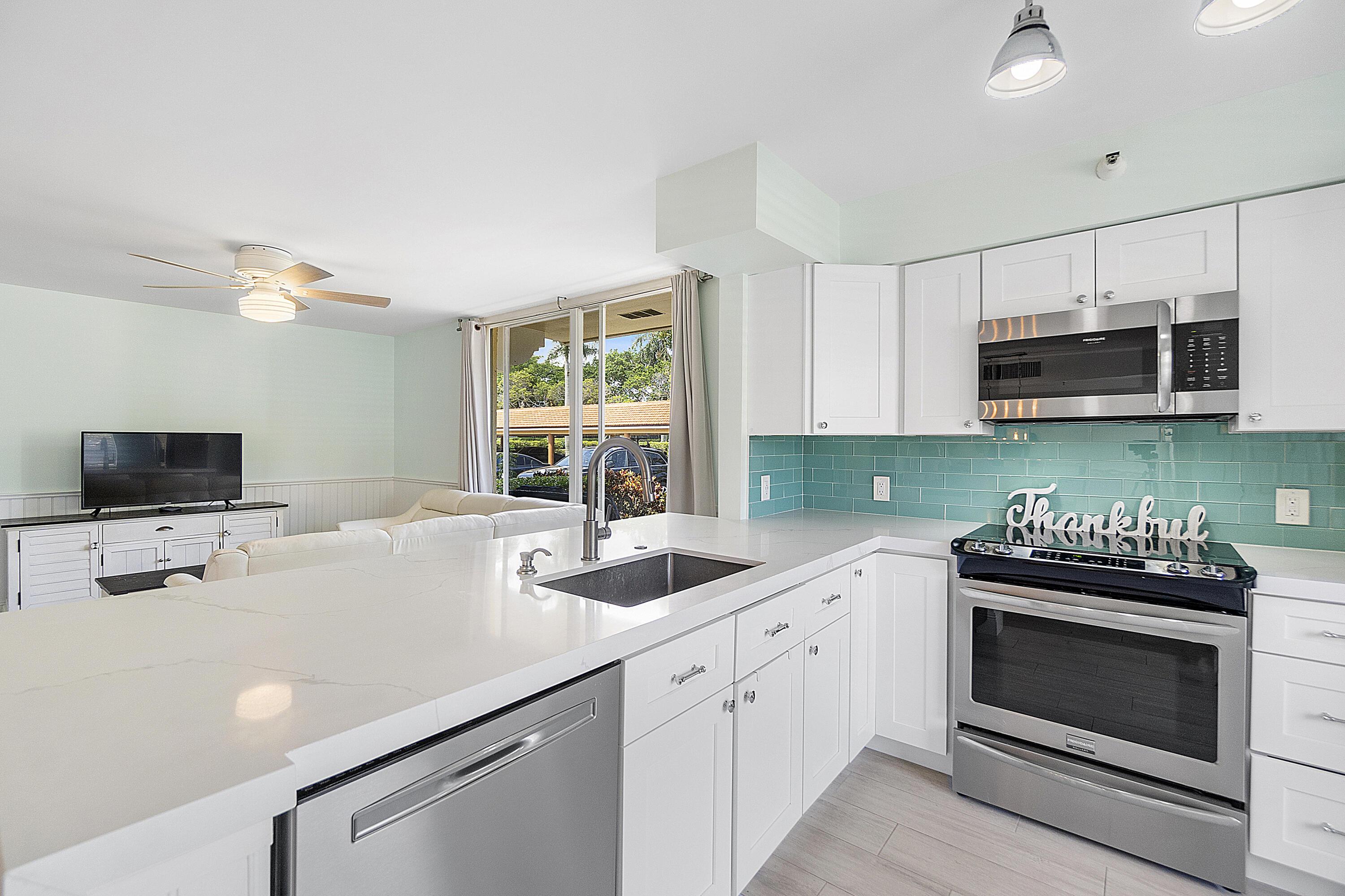 123 Yacht Club Way 101, Hypoluxo, FL 33462, Hypoluxo